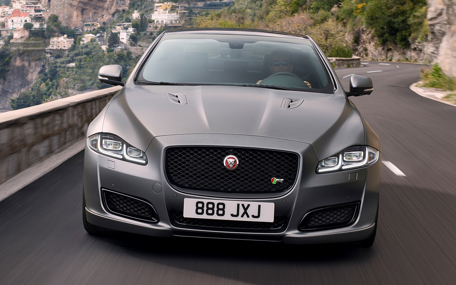 Jaguar XJR 575