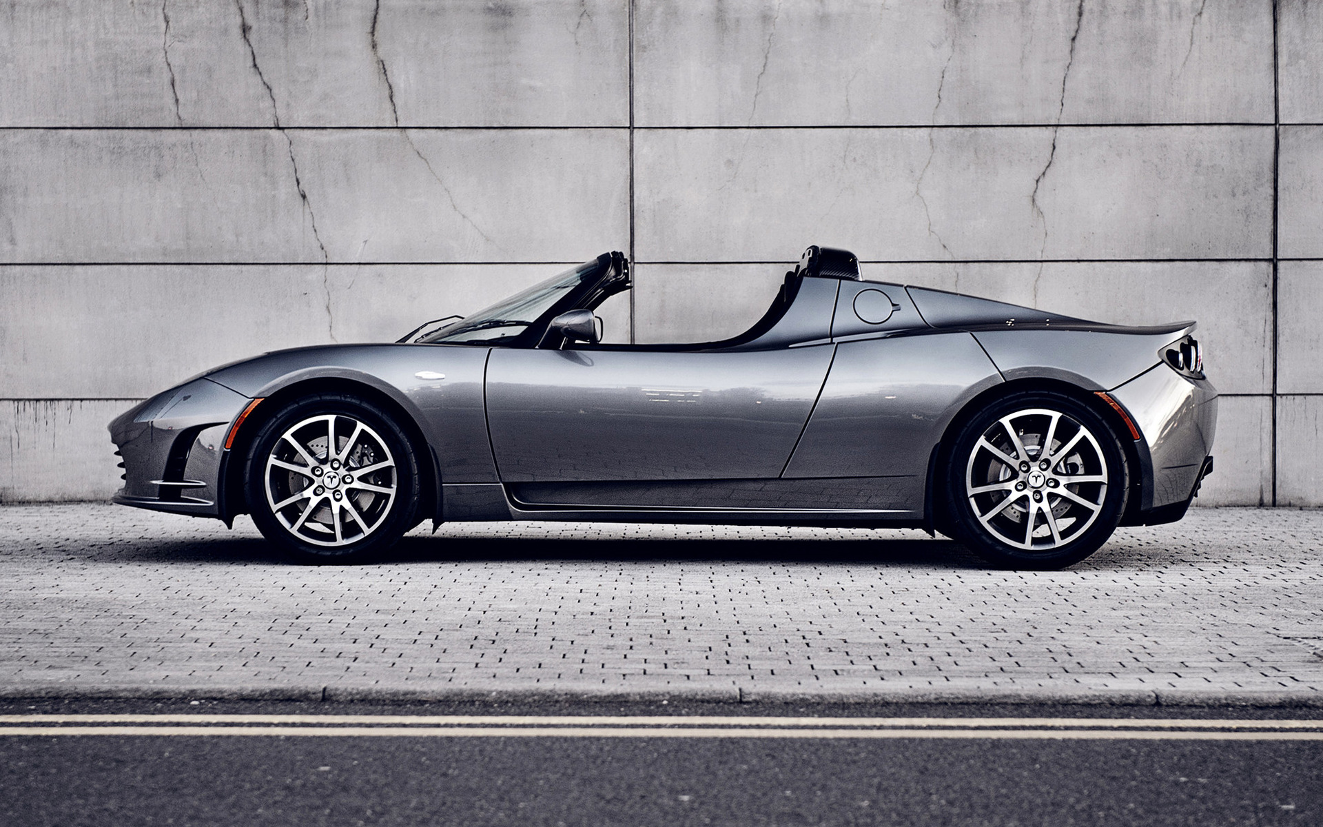 tesla-roadster-sport-car-wallpaper-2325.jpg