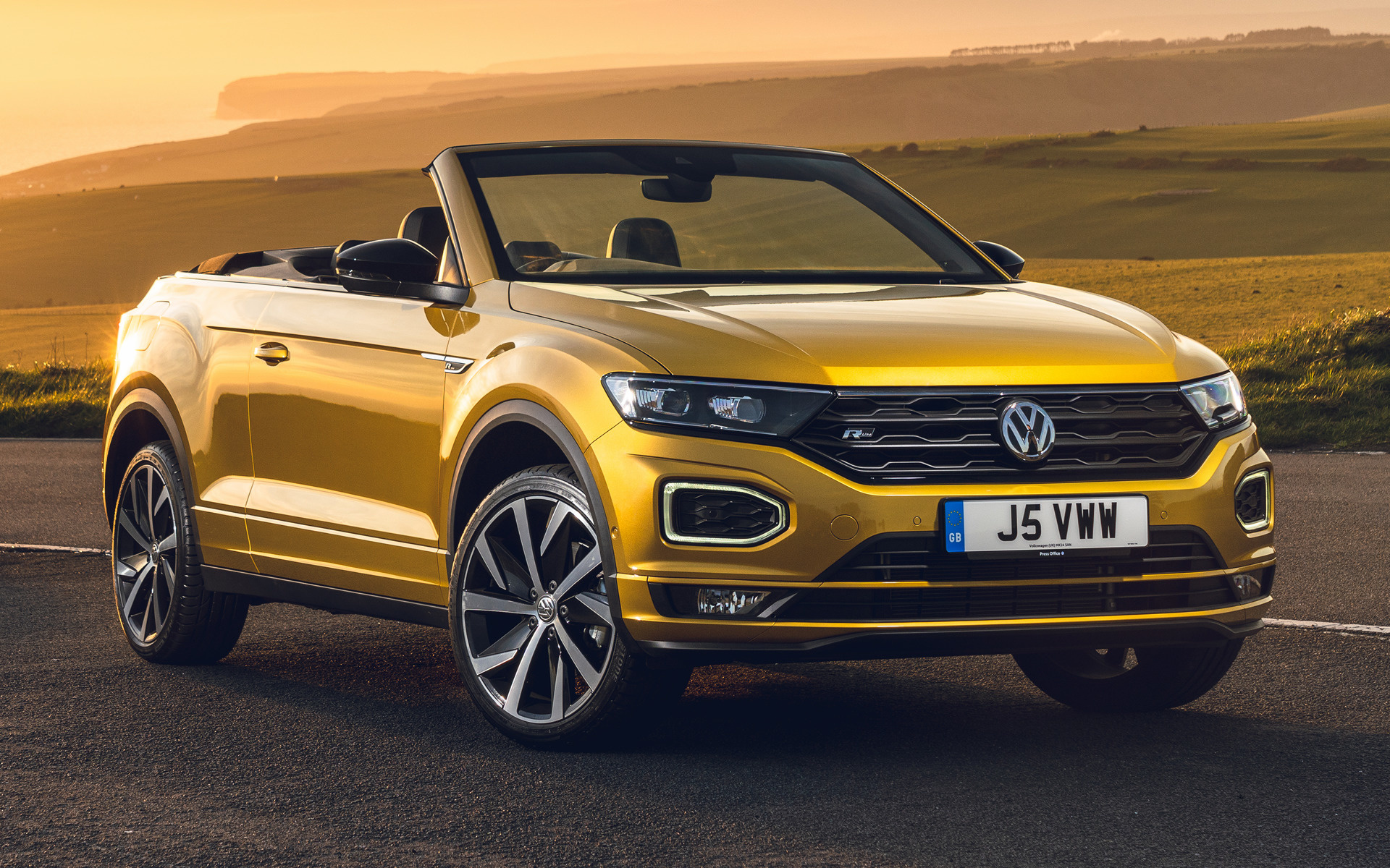 2020 Volkswagen T-Roc Cabriolet R-Line (UK) - Wallpapers and HD Images ...