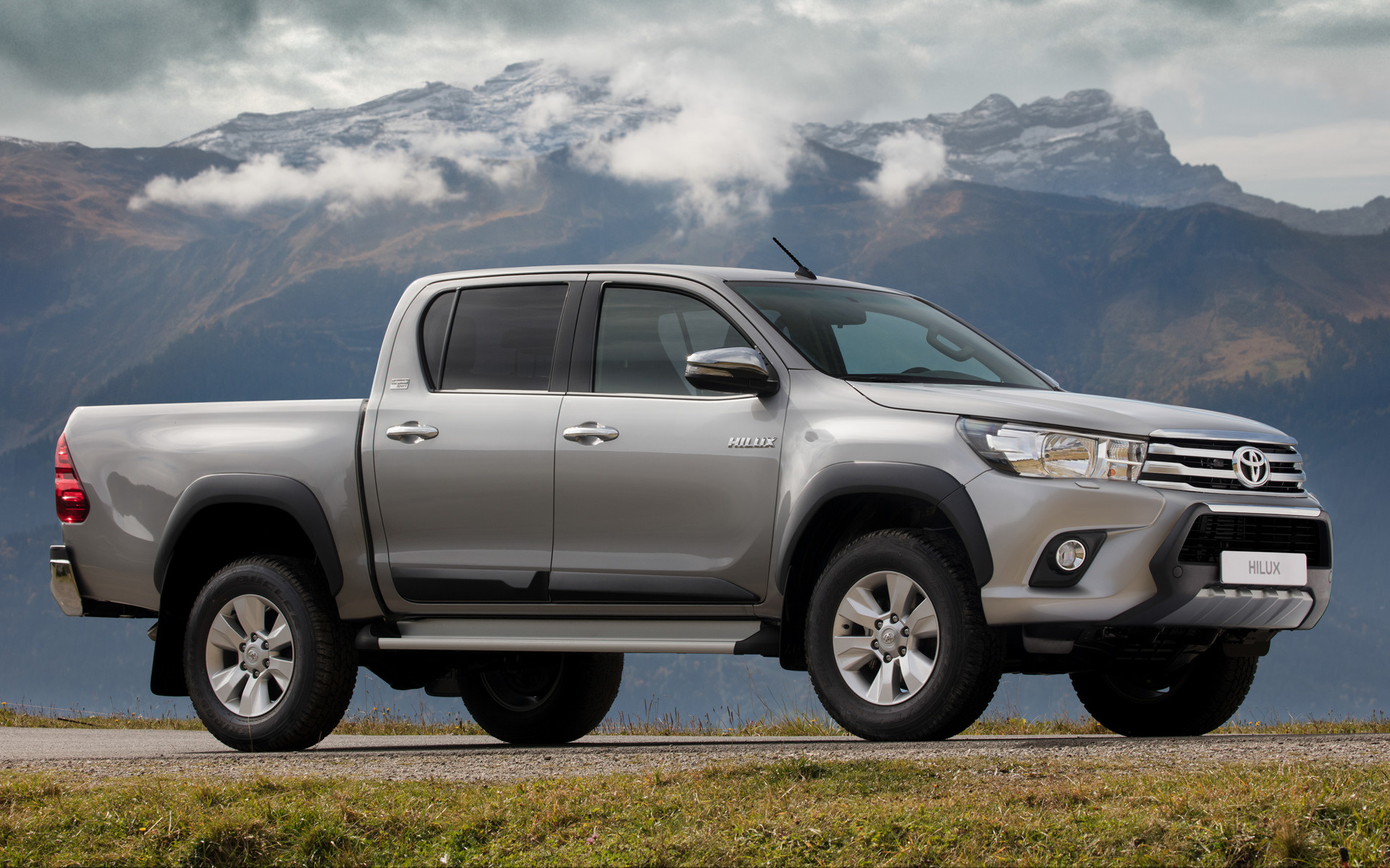 2022 Toyota Hilux Double Cab Legende Sport Wallpapers 