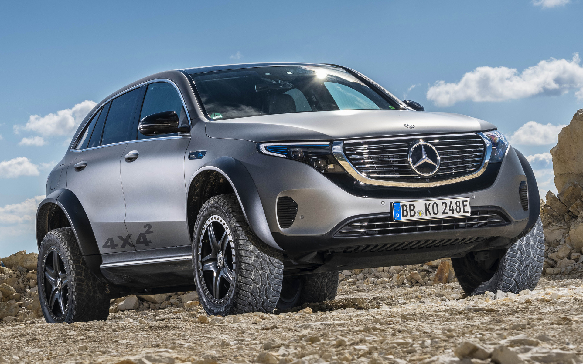 Mercedes-Benz EQC Photos