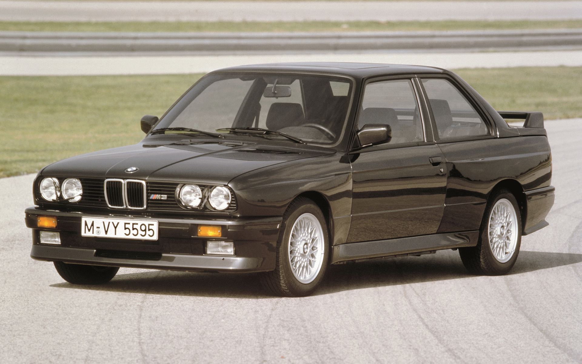 Бывшие 3 год выпуска. BMW m3 e30 Coupe. BMW 3 e32. BMW e30 m3 EVO. BMW m3 e30 1986.