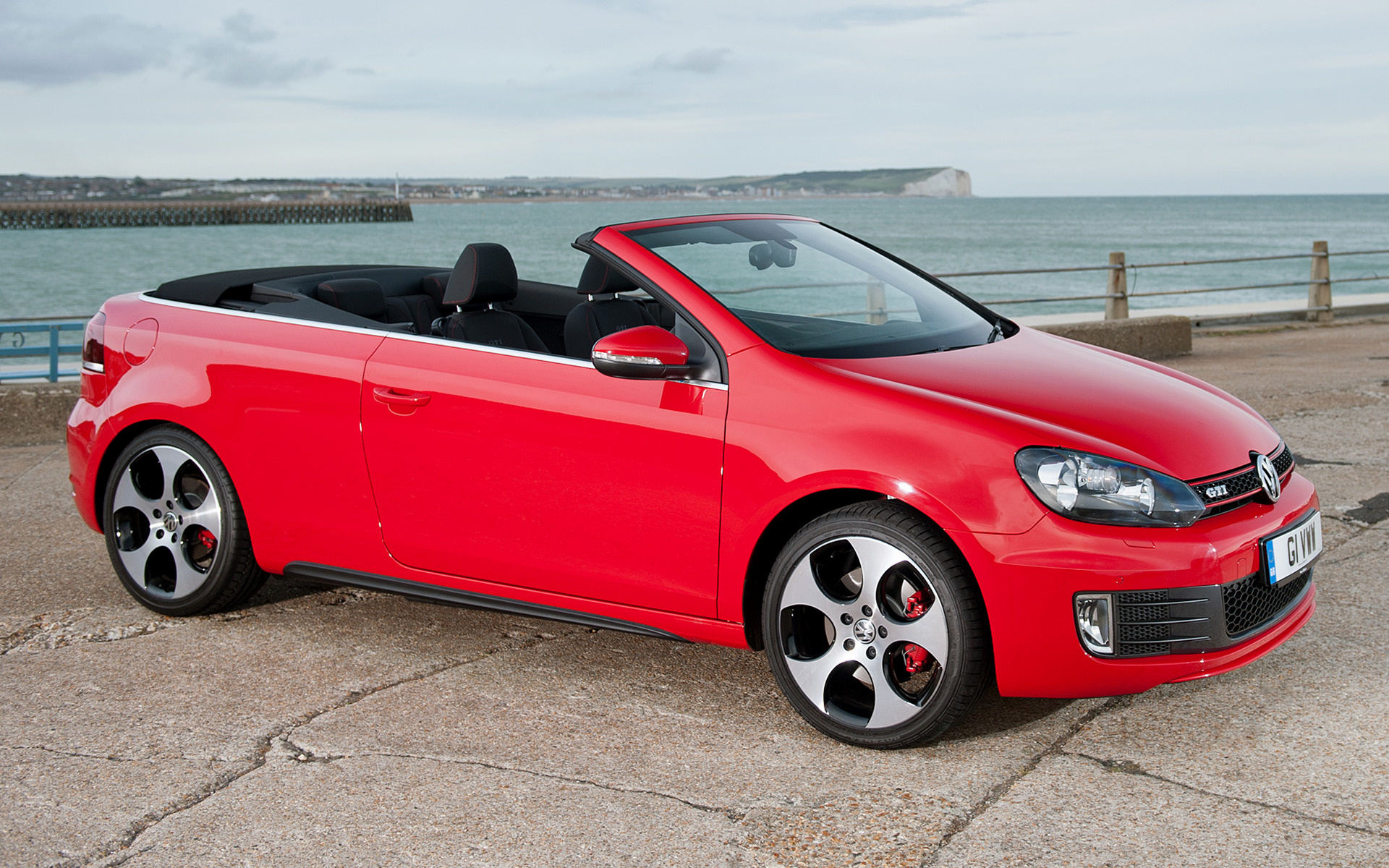 2012 Volkswagen Golf GTI Cabriolet (UK) - Wallpapers and Images | Car Pixel