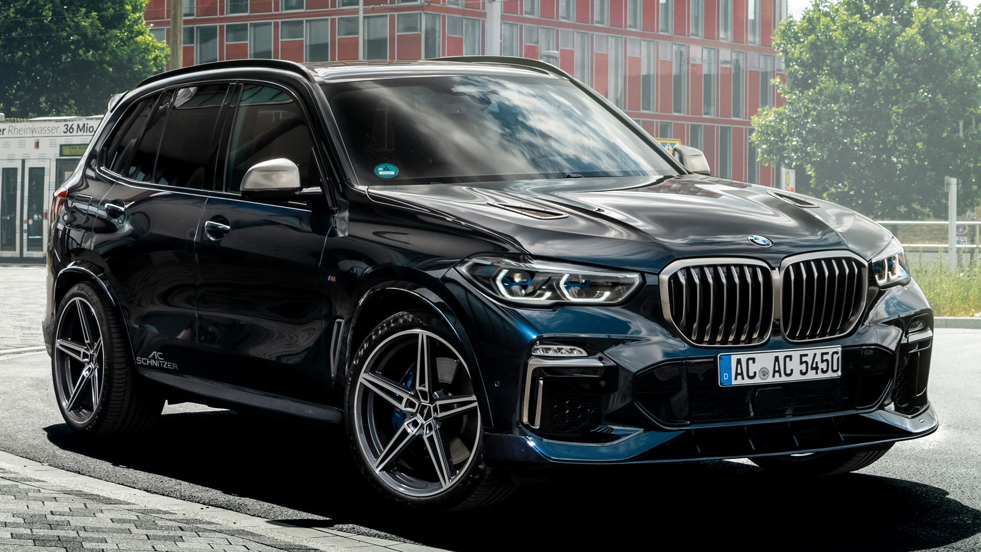 3 x5 x7. БМВ х5 2023. BMW x7 и x5 g05. BMW x5m 2022. BMW x5 g05 черный карбон.