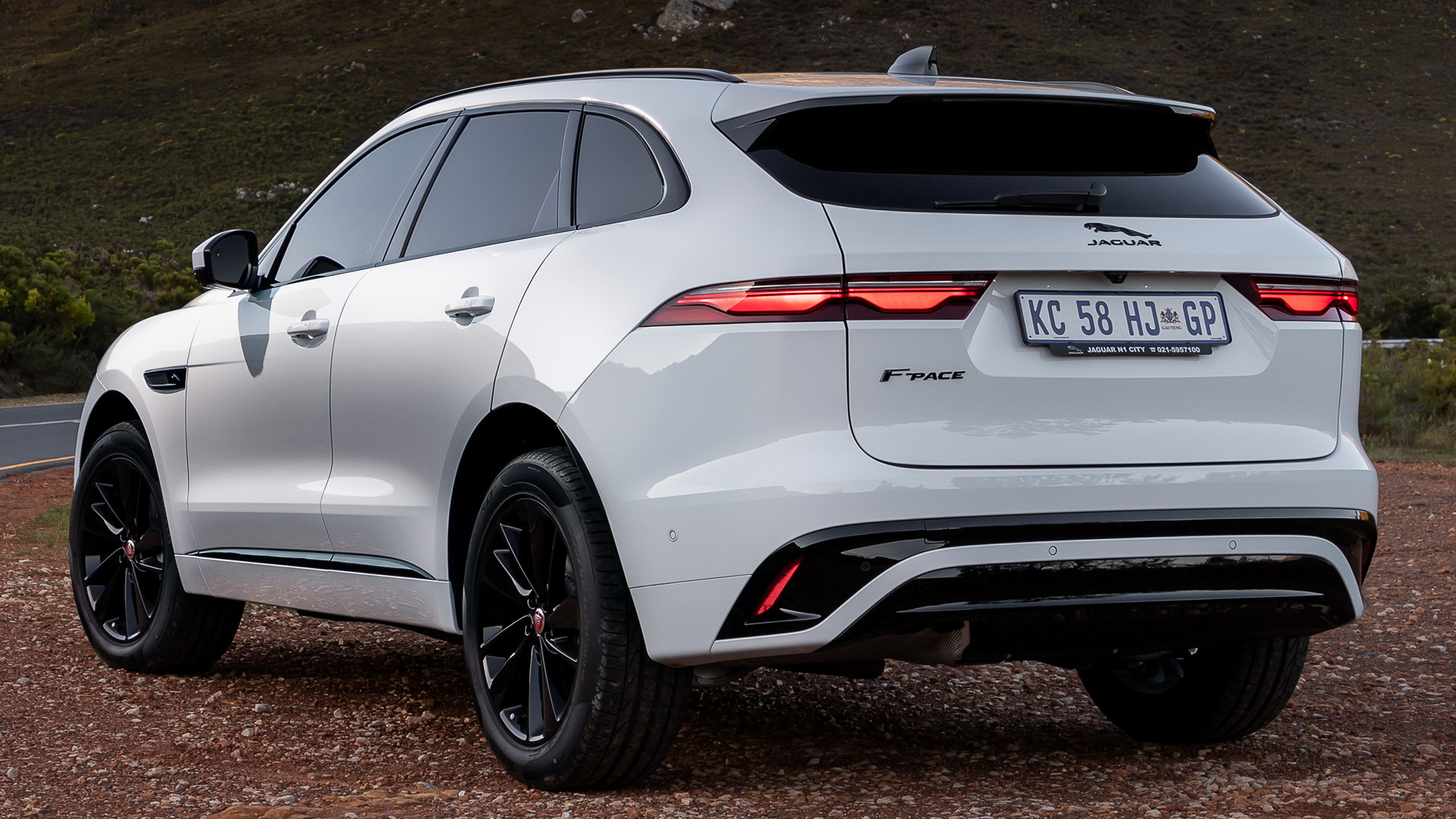 Learn about 99+ imagen black on black jaguar f pace In.thptnganamst