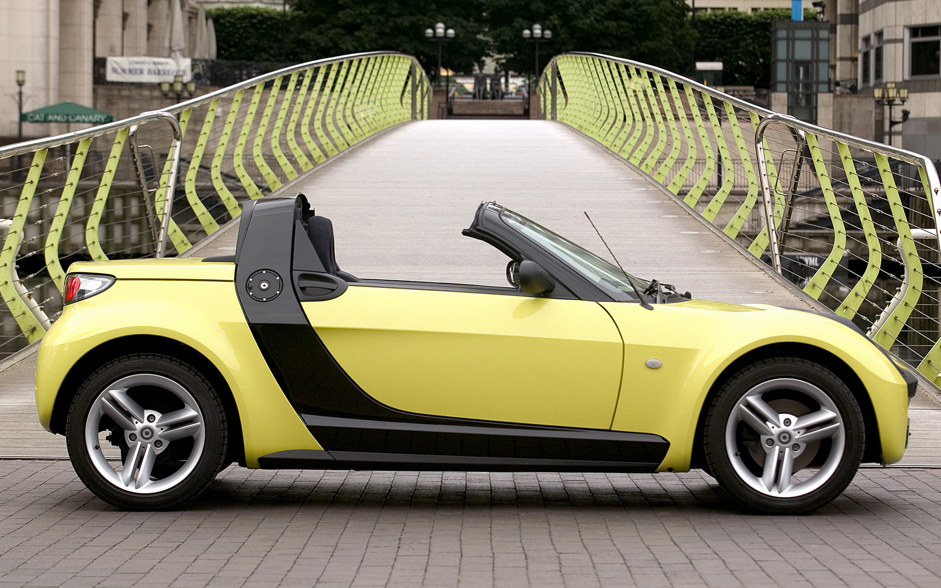 Двухместное авто. Mercedes Smart Roadster 2003. Машина Smart Roadster. Смарт родстер 2020. Mercedes Smart Mercedes Smart Roadster.