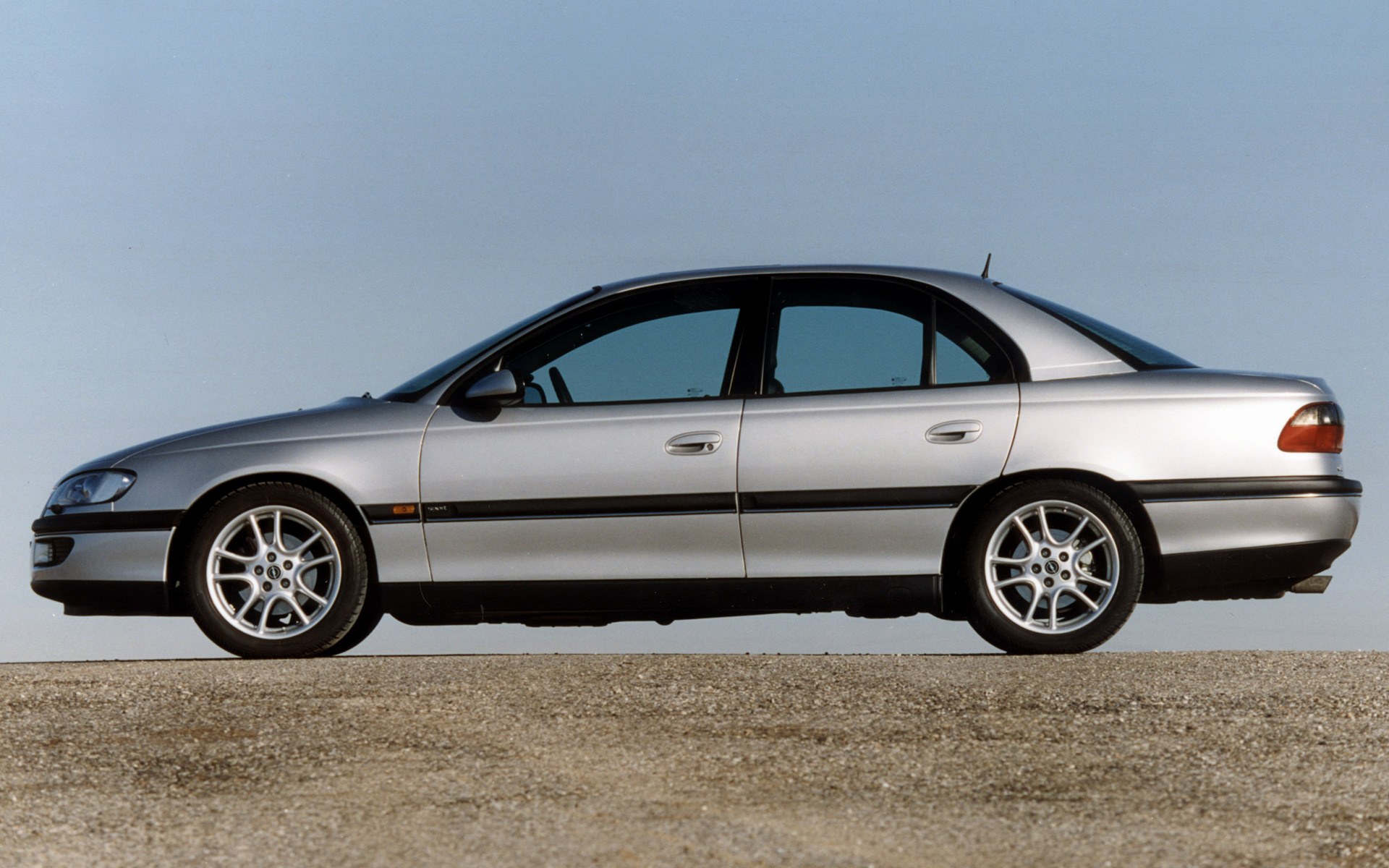 Opel Omega mv6