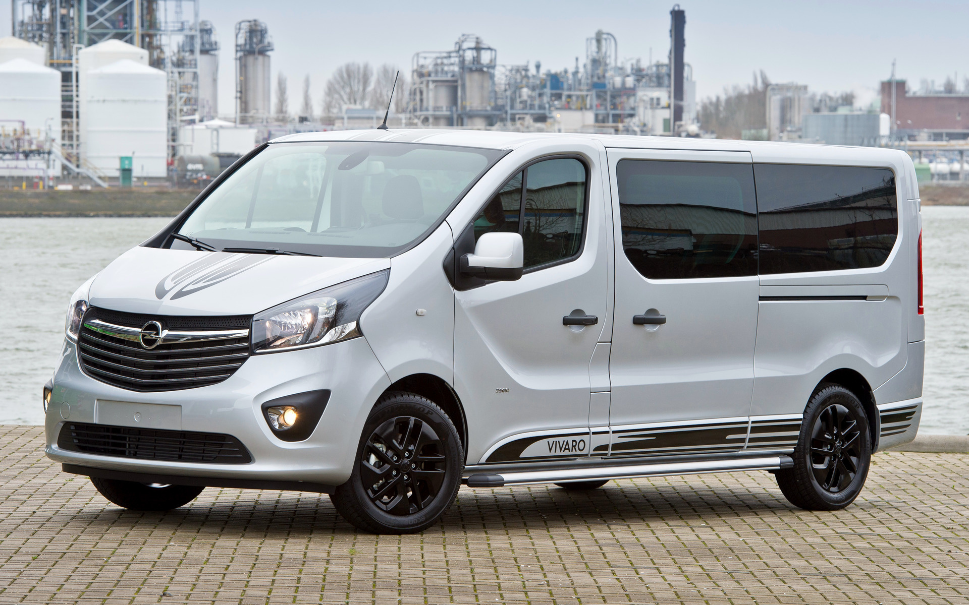 2016 vivaro