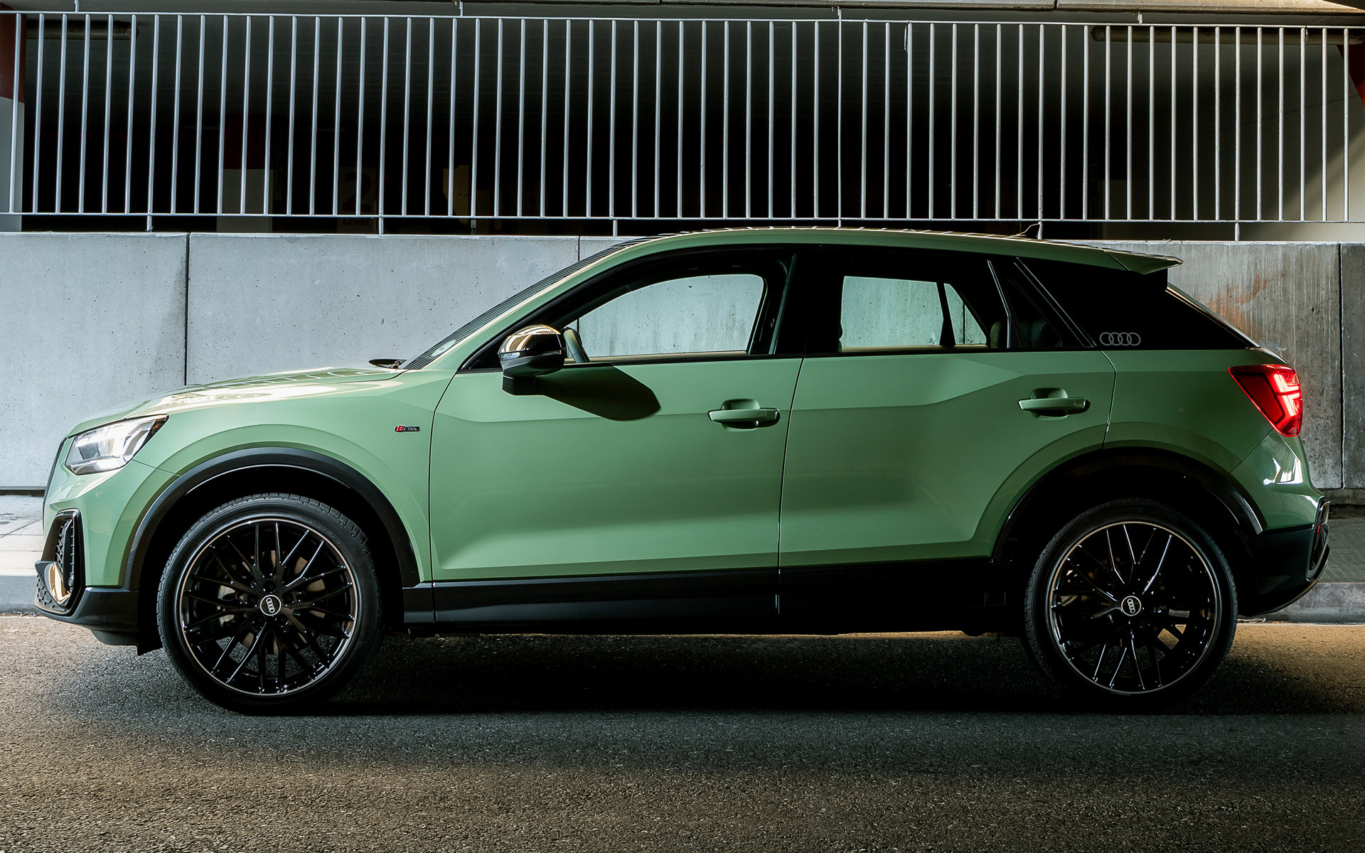 AUDI Q2 vert métallisé