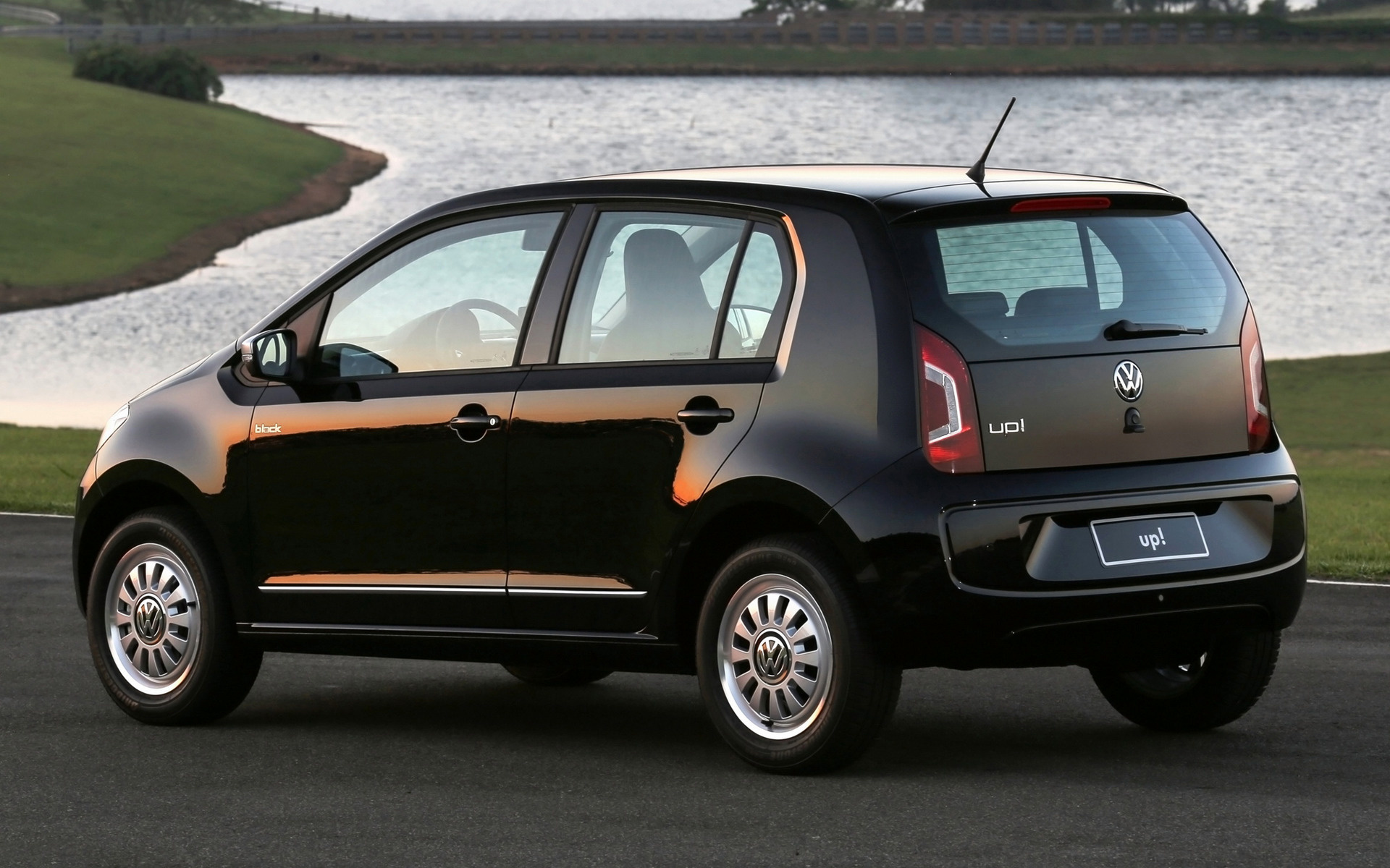2014 Volkswagen black up! 5-door (BR) - Wallpapers and HD Images | Car