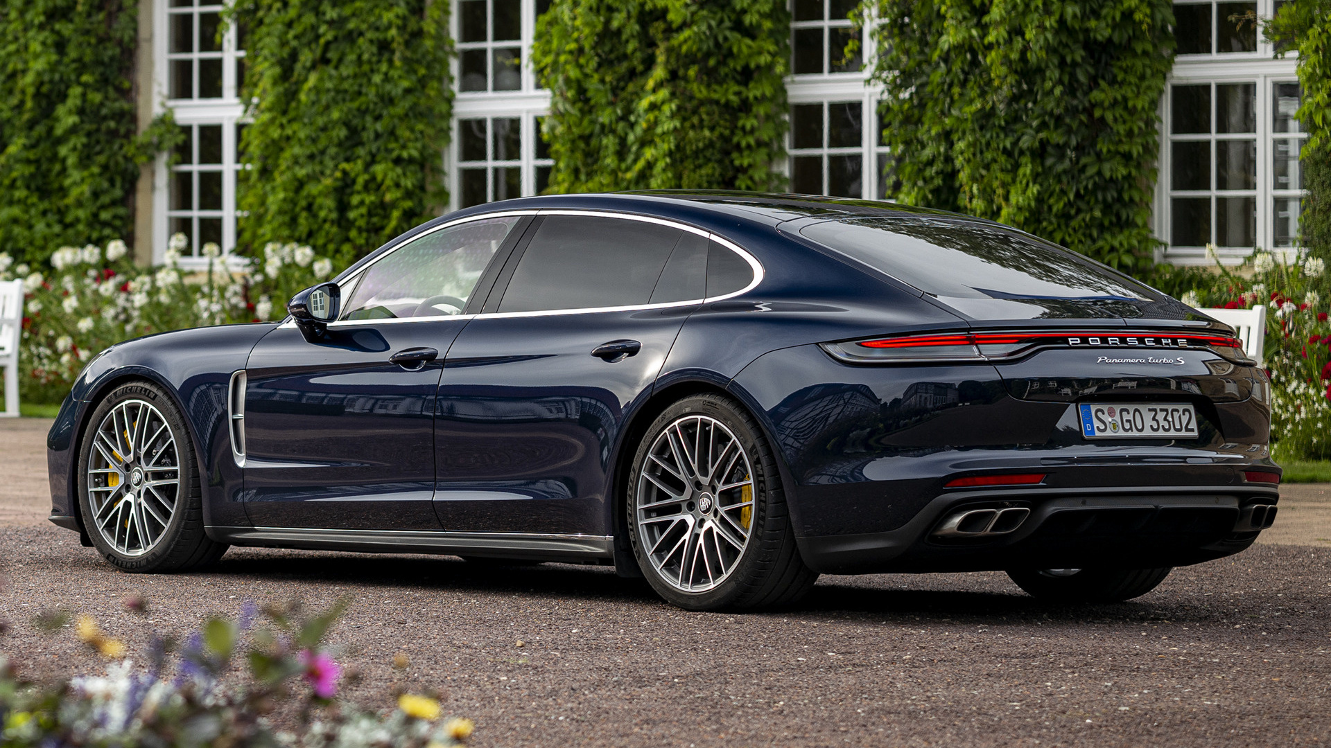 2020 Porsche Panamera Turbo S Executive Wallpapers and HD Images