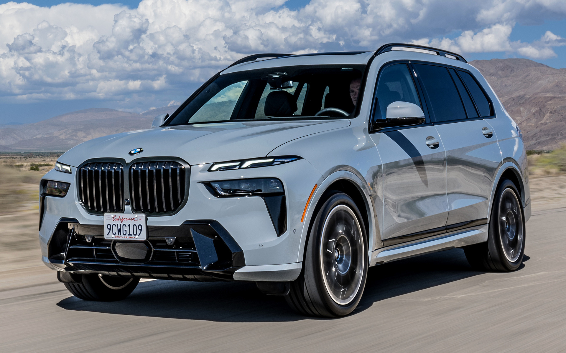 2023 BMW X7 M Sport (US) - Wallpapers and HD Images