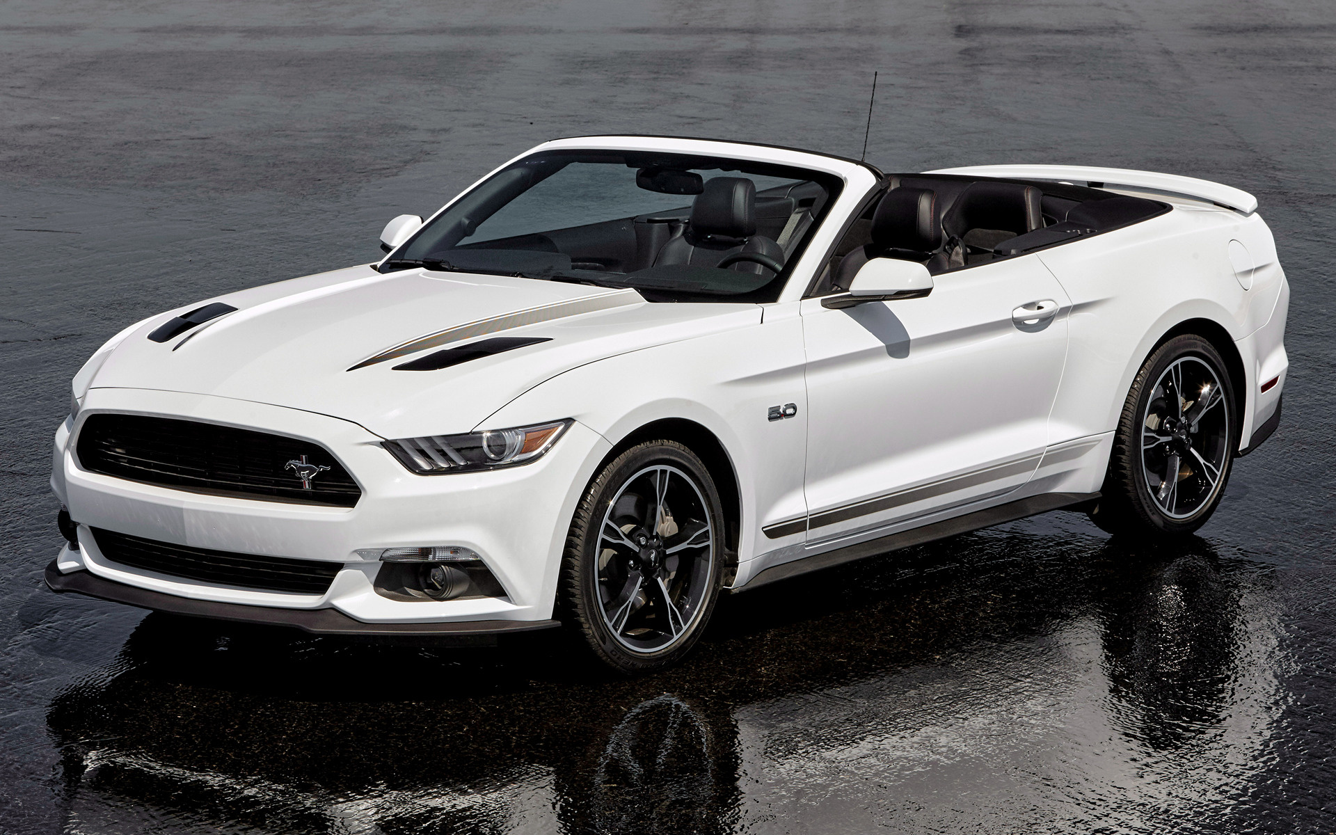 2022 Ford Mustang GT Convertible California Special 