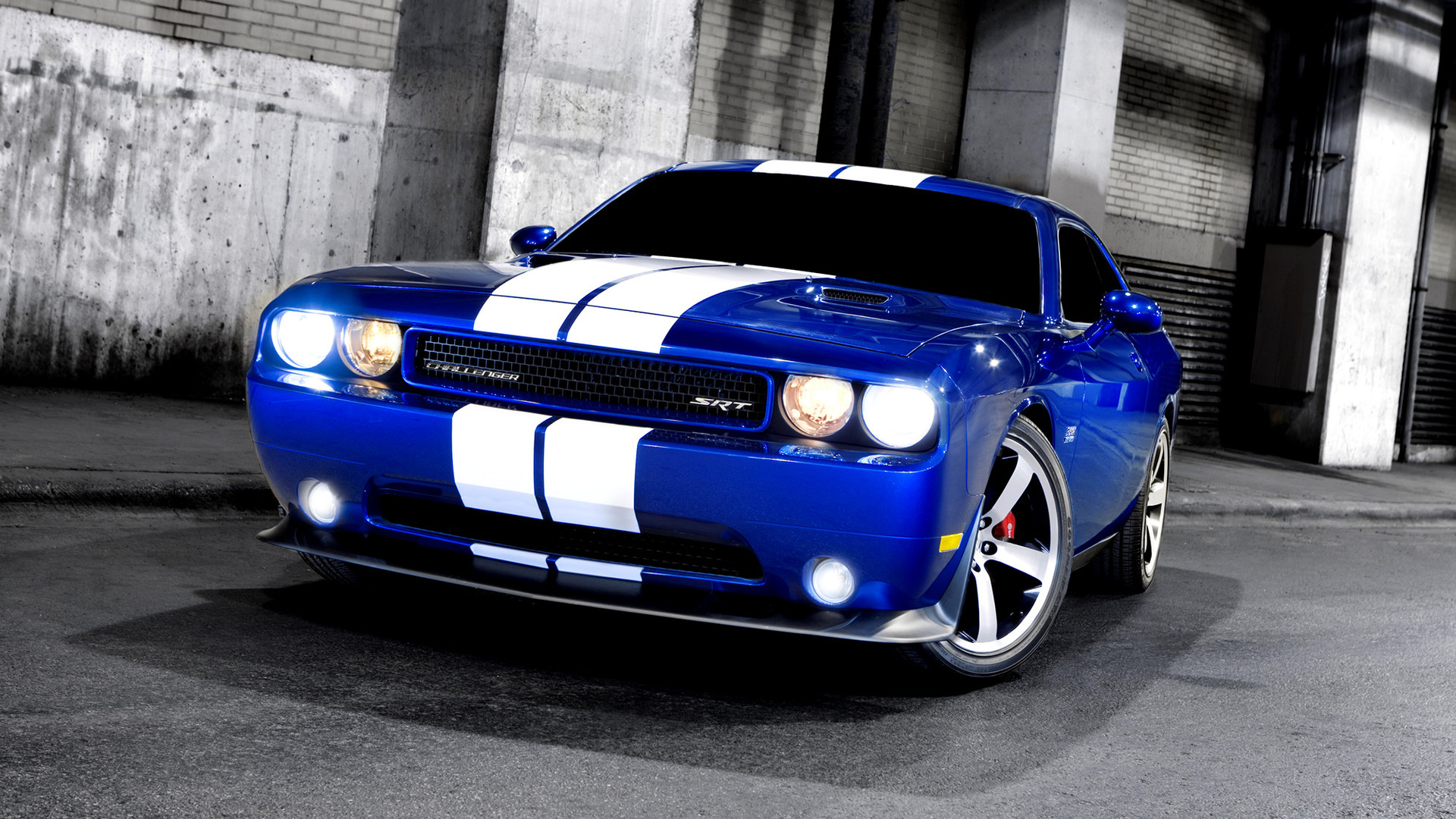 2011 Dodge Challenger SRT8 392 Inaugural Edition - Wallpapers and HD