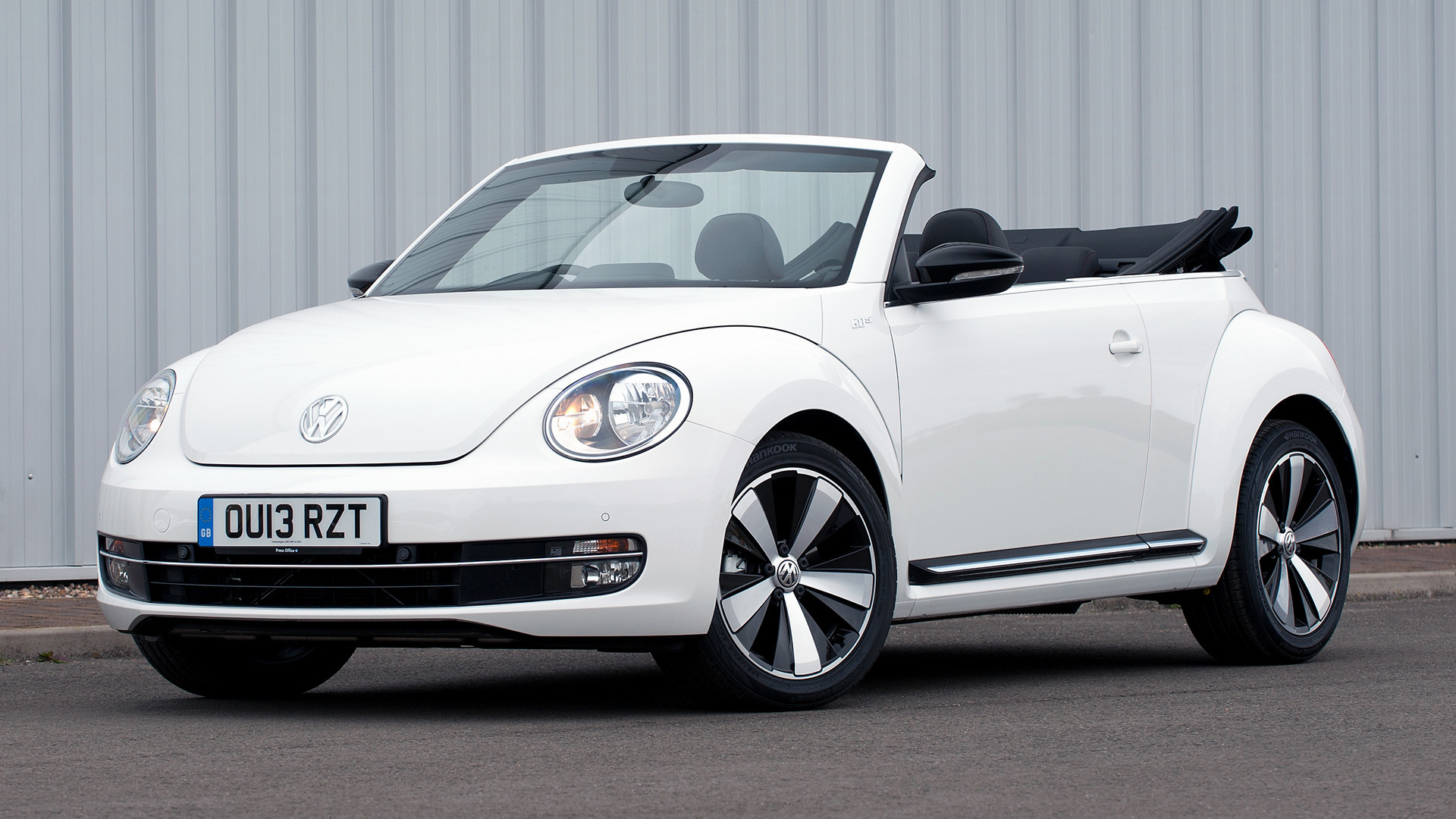 2013 Volkswagen Beetle Cabriolet 60s Edition Uk Wallpapers And Hd