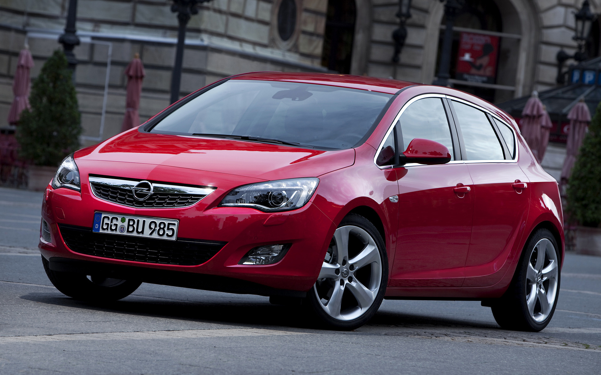 Опель какие модели. Opel Astra j 2009. Opel Astra j (2009—2012). Opel Astra Hatchback.