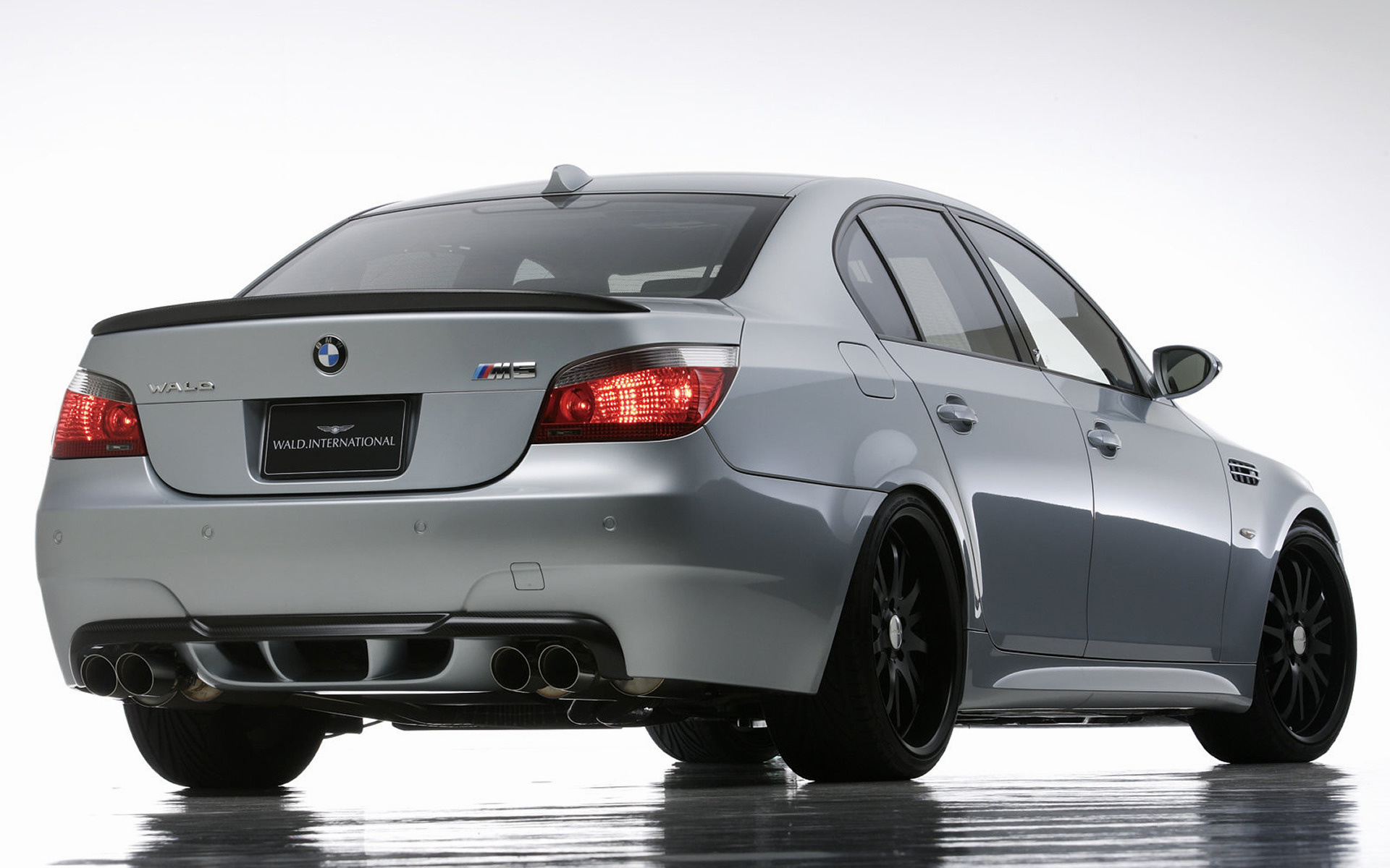 Е60 спорт. BMW m5 е60. BMW m5 e60 2008. BMW m5 e60 2004. BMW e60 m.