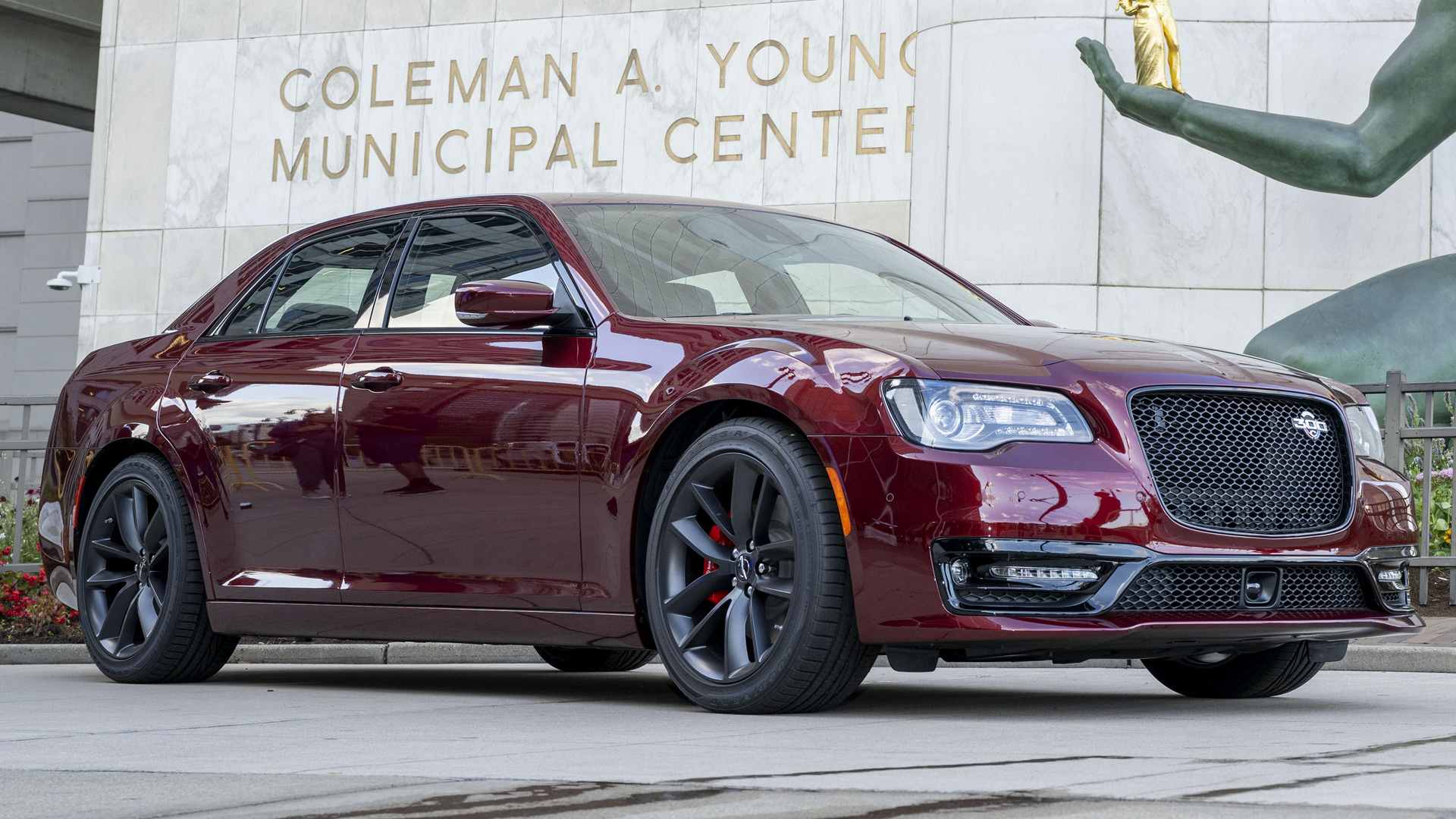 Gallery & Photos | 2021 Chrysler 300 | Full-Size Sedan