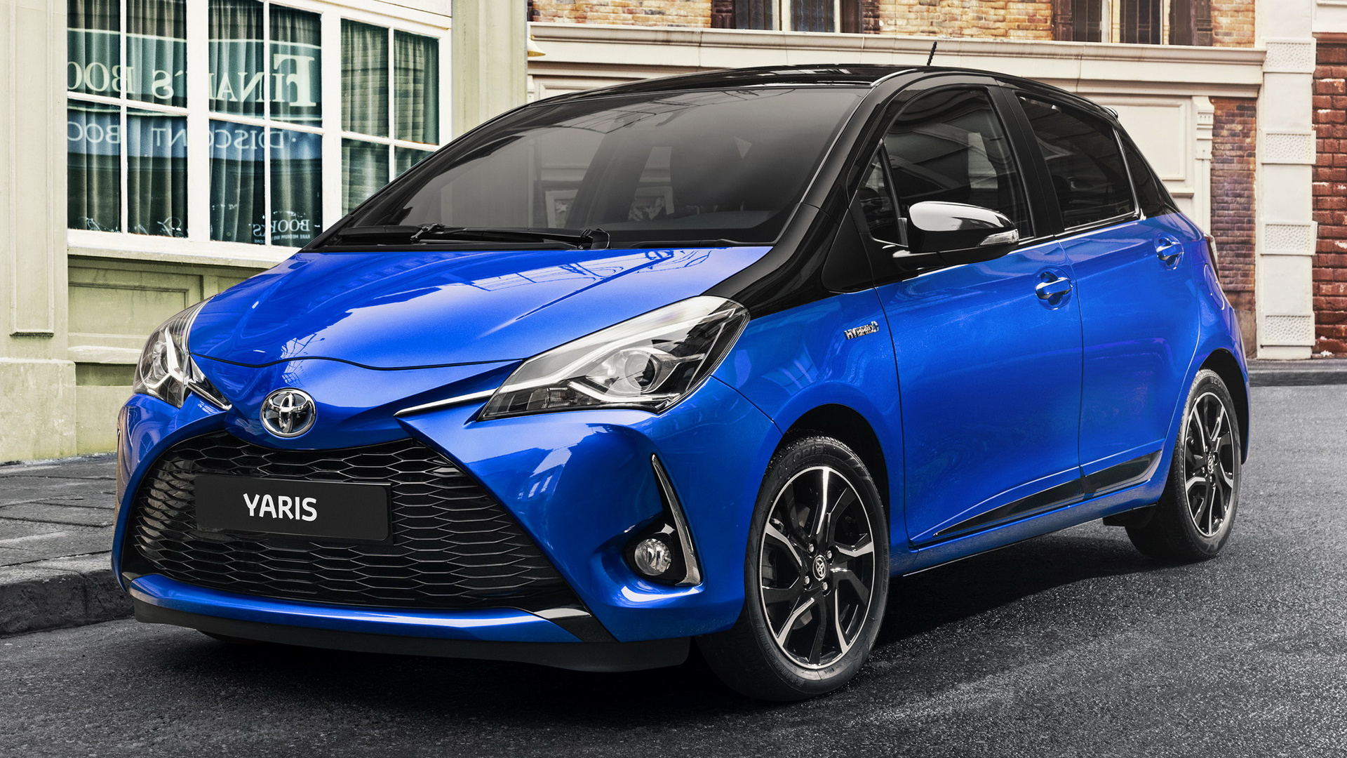 2017 Toyota Yaris Hybrid 5-door - Wallpapers and HD Images | Car Pixel