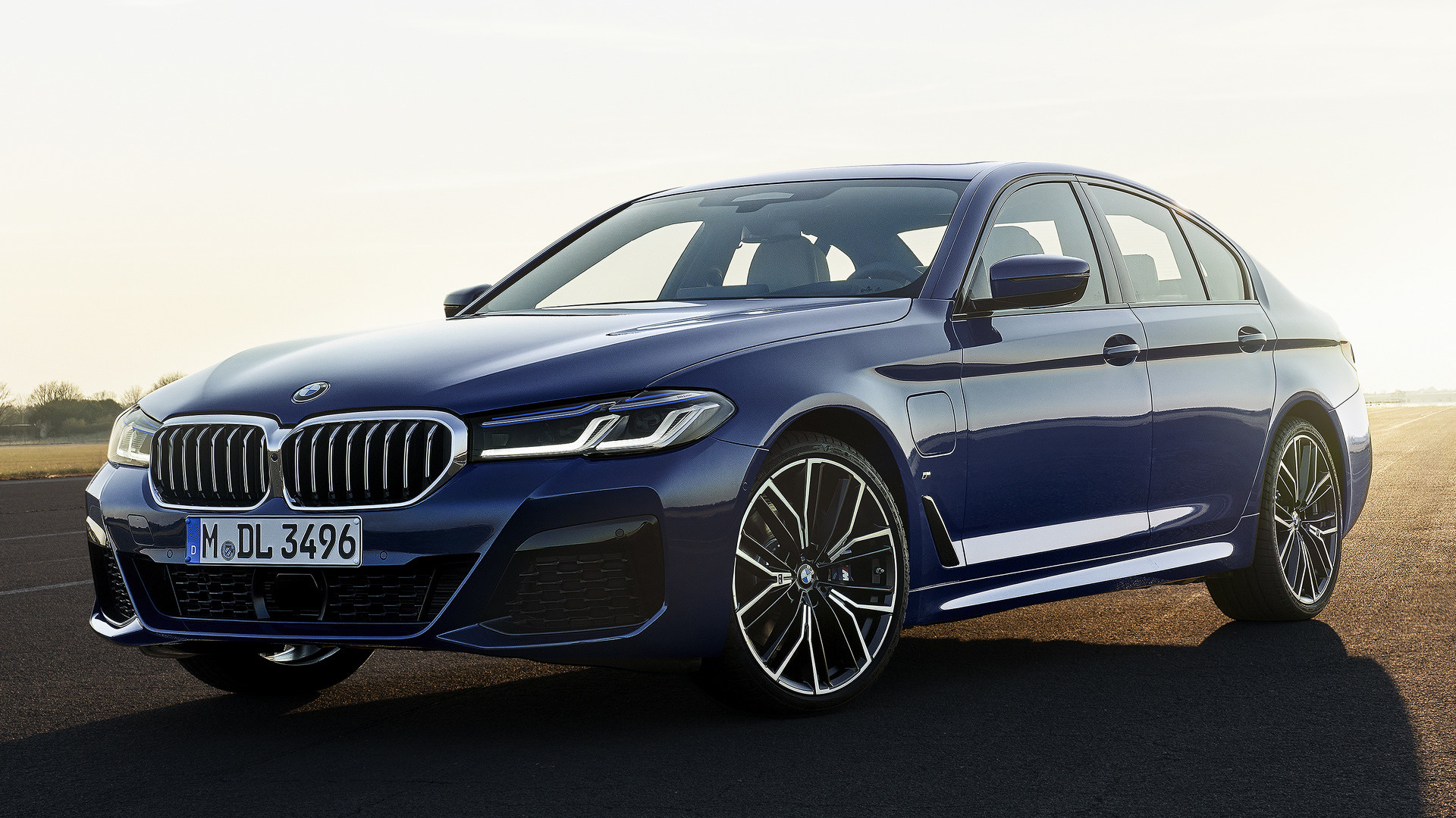 2020 BMW 5 Series Plug-In Hybrid M Sport - Wallpapers and HD Images