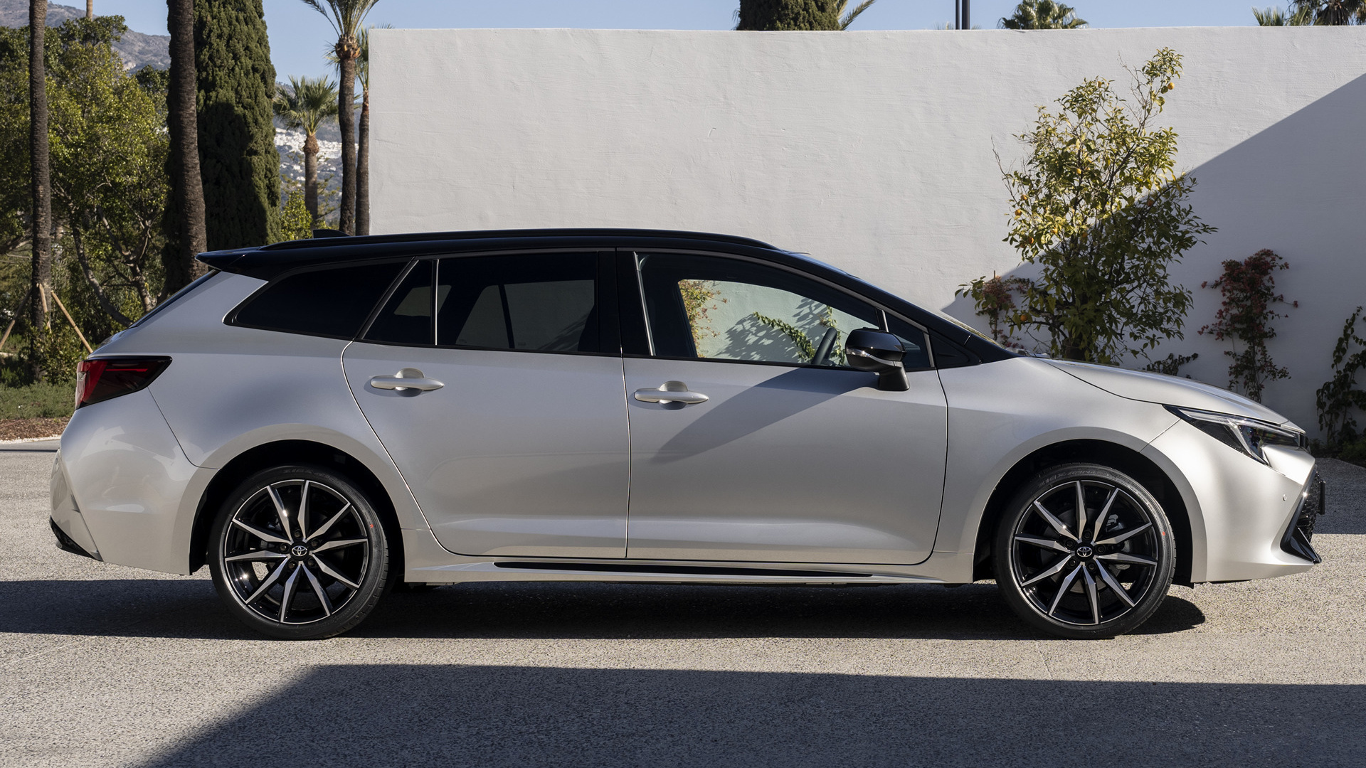 2023 Toyota Corolla Hybrid GR Sport Touring Sports Wallpapers