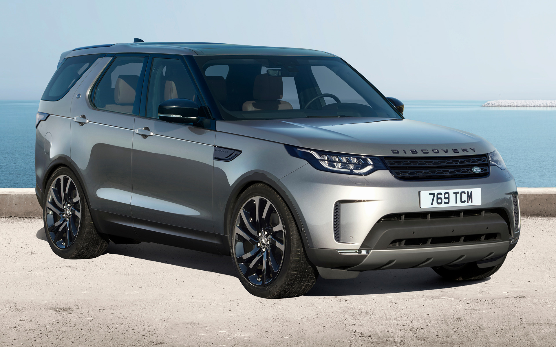Only to discover. Ленд Ровер Дискавери 5. Range Rover Discovery 2017. Ленд Ровер Дискавери 2018. Land Rover Discovery 2022.