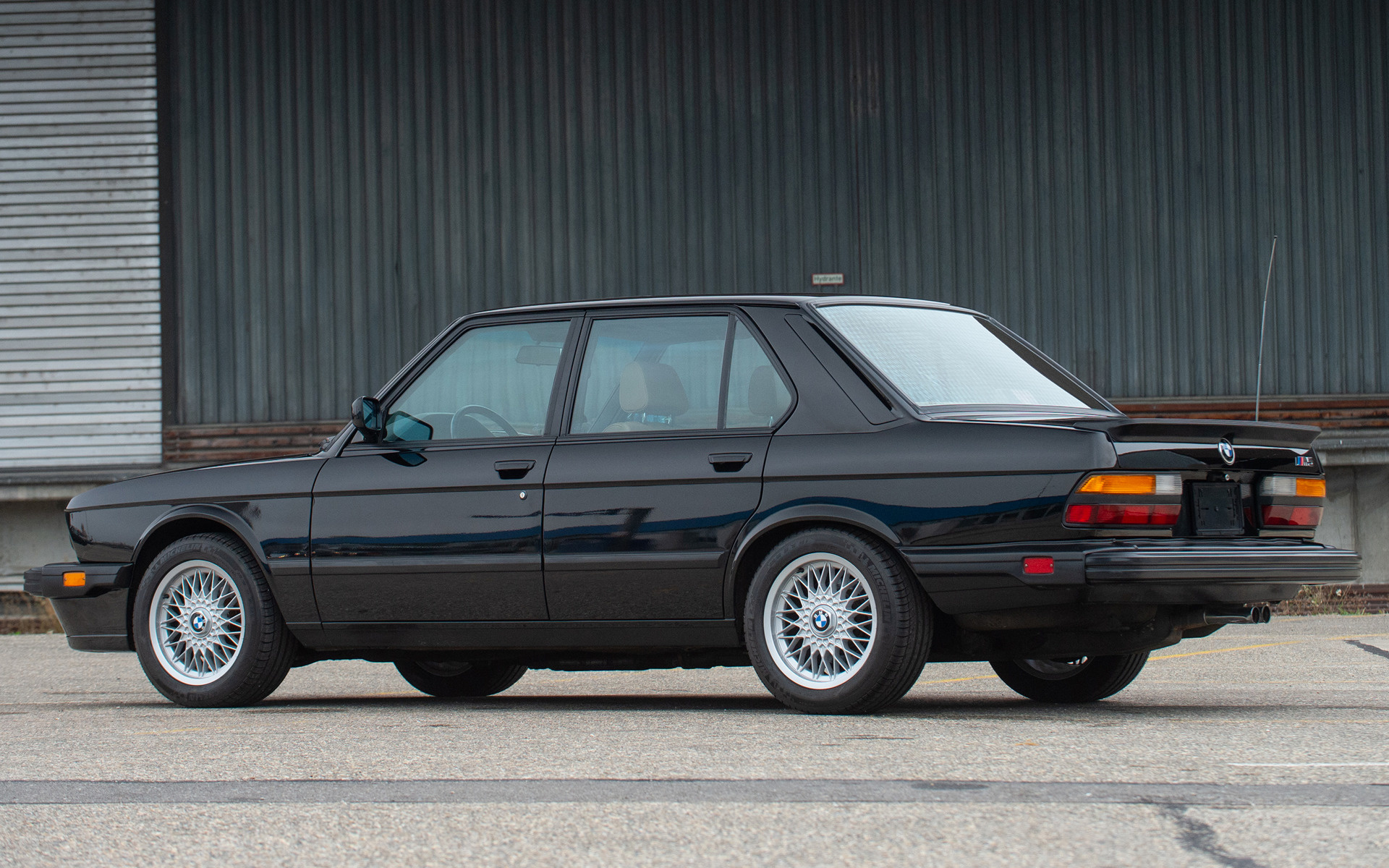 Бмв 1986. BMW 1986. BMW m5 1986. БМВ 1986 года. M320 BMW 1986.