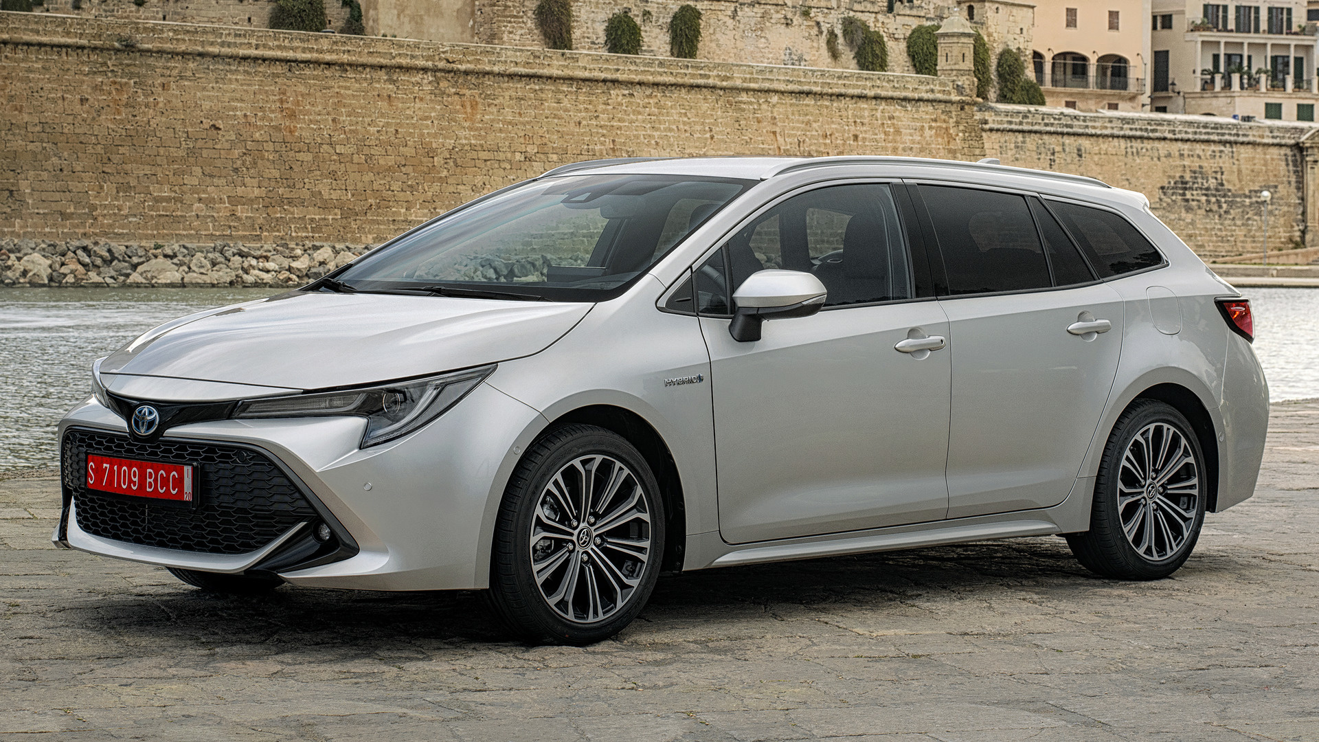 2019 Toyota Corolla Touring Sports Hybrid - Wallpapers and HD Images