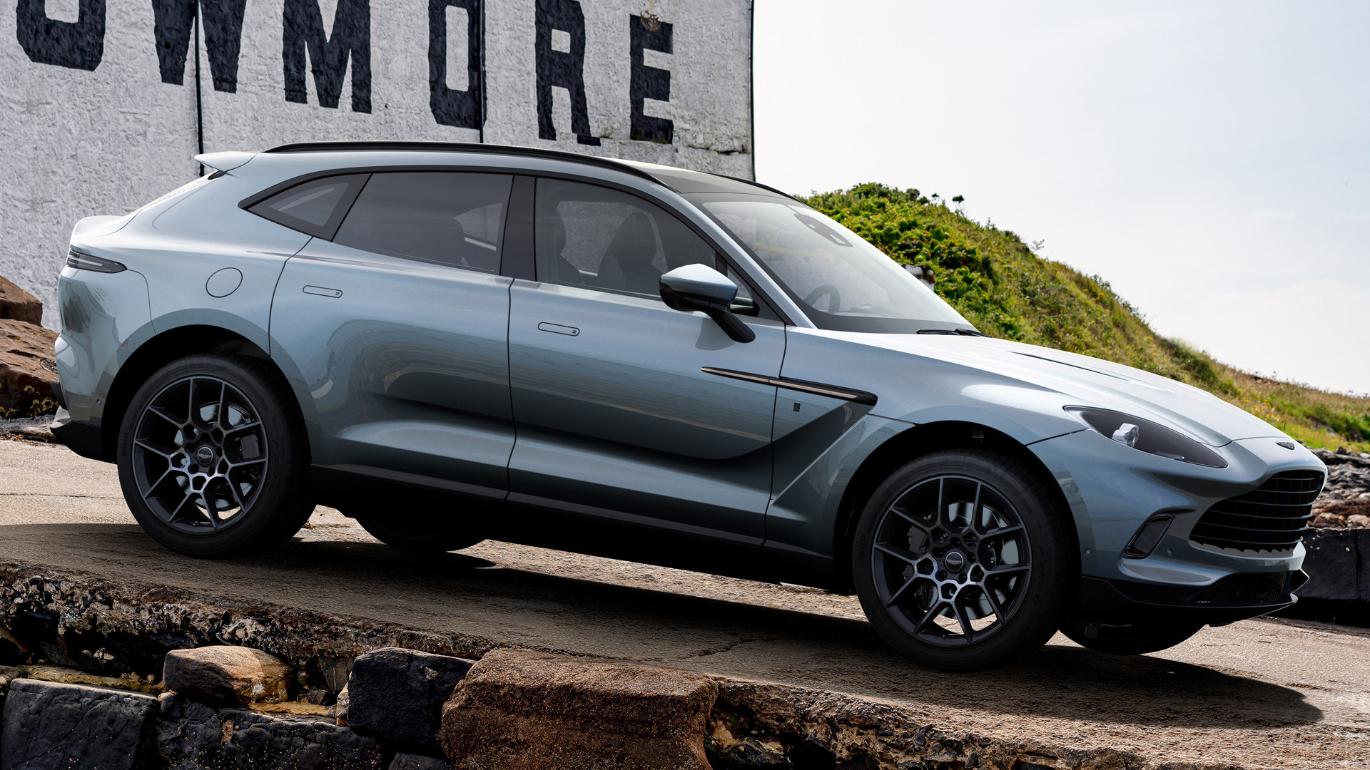 Aston martin jeep