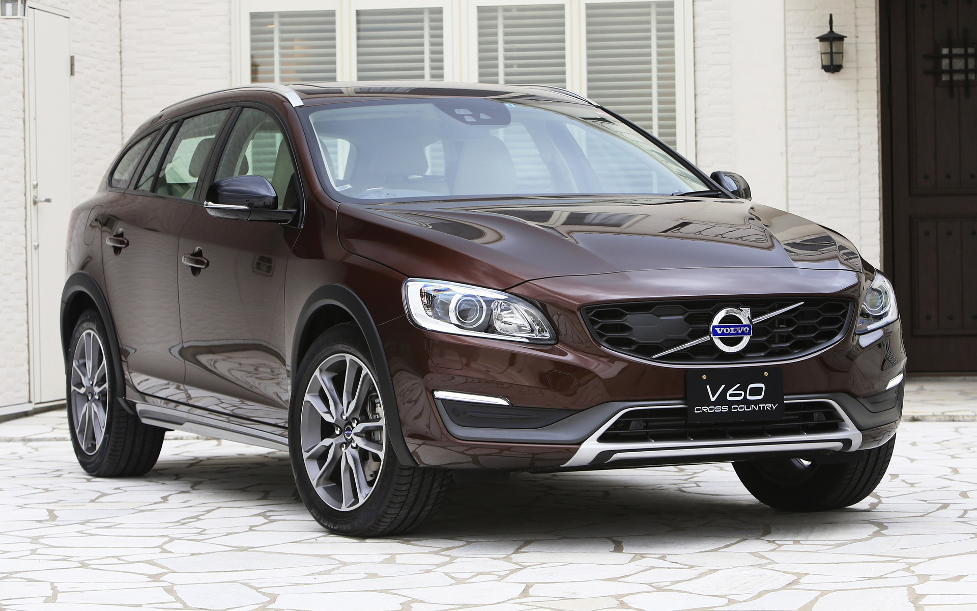 Купить вольво кросс. Вольво v60 Cross Country. Volvo v60 Cross Country Red. Volvo v60 Cross Country 2021. Volvo v60 Cross Country 2015-2018.