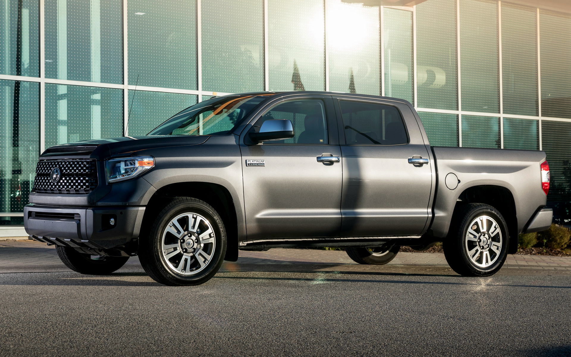 2018 Toyota Tundra Platinum CrewMax - Wallpapers and HD Images | Car Pixel