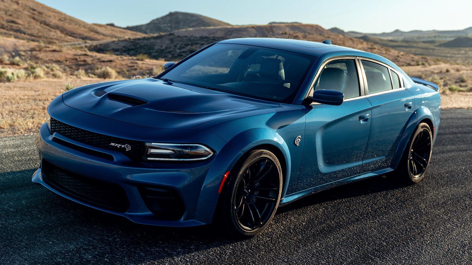 Dodge Charger SRT Hellcat przód i bok