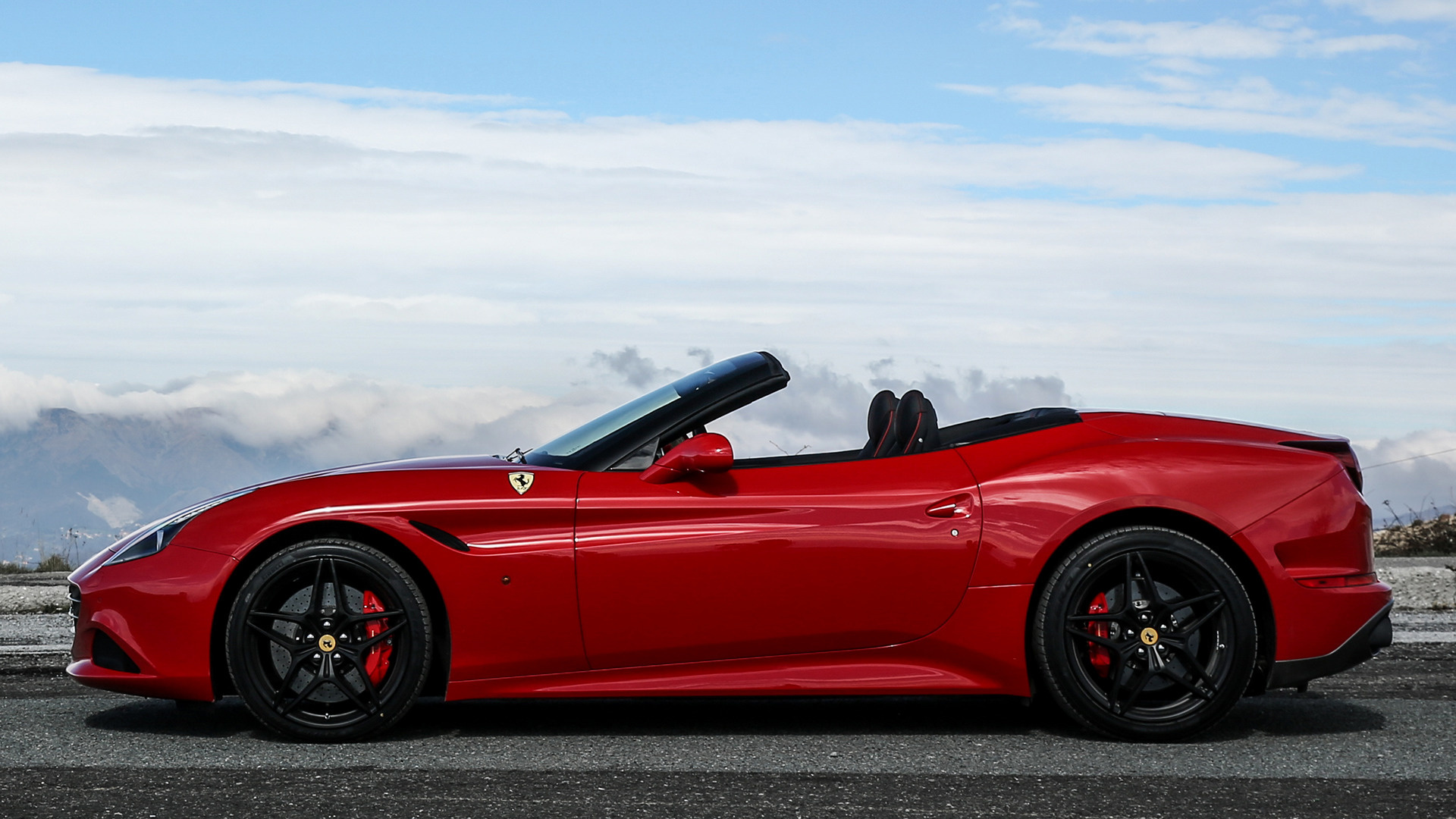 2016 Ferrari California T HS