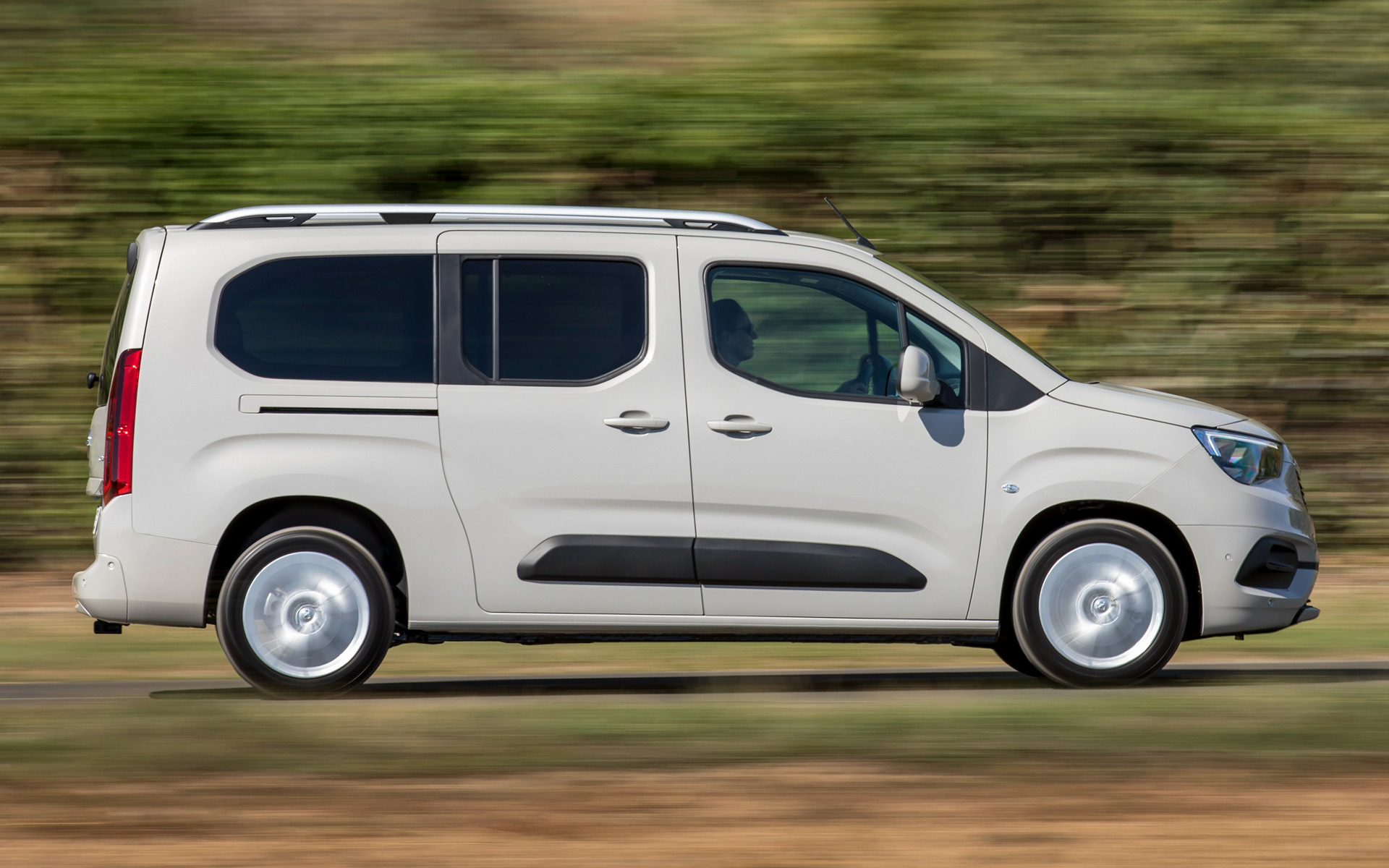 2018 Opel Combo Life [XL] - Wallpapers and HD Images | Car Pixel