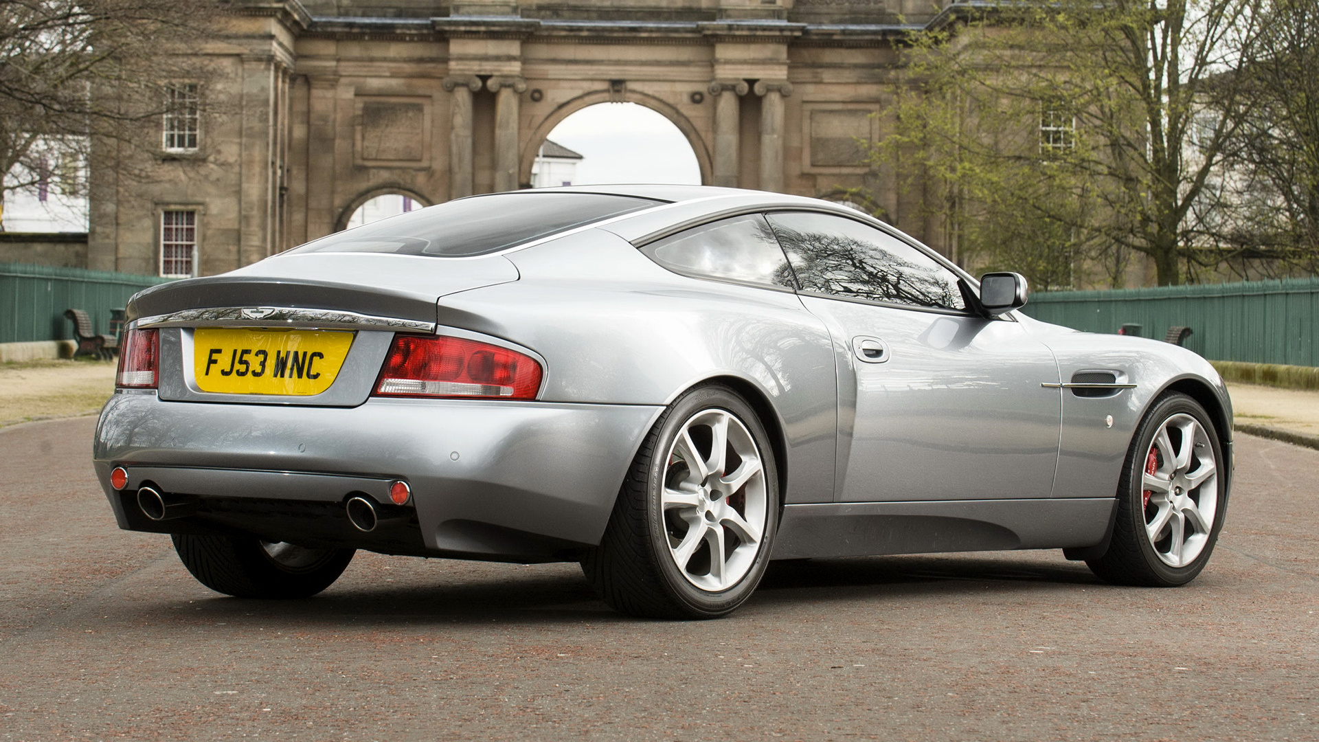 2001 Aston Martin V12 Vanquish (UK) - Wallpapers and HD Images | Car Pixel