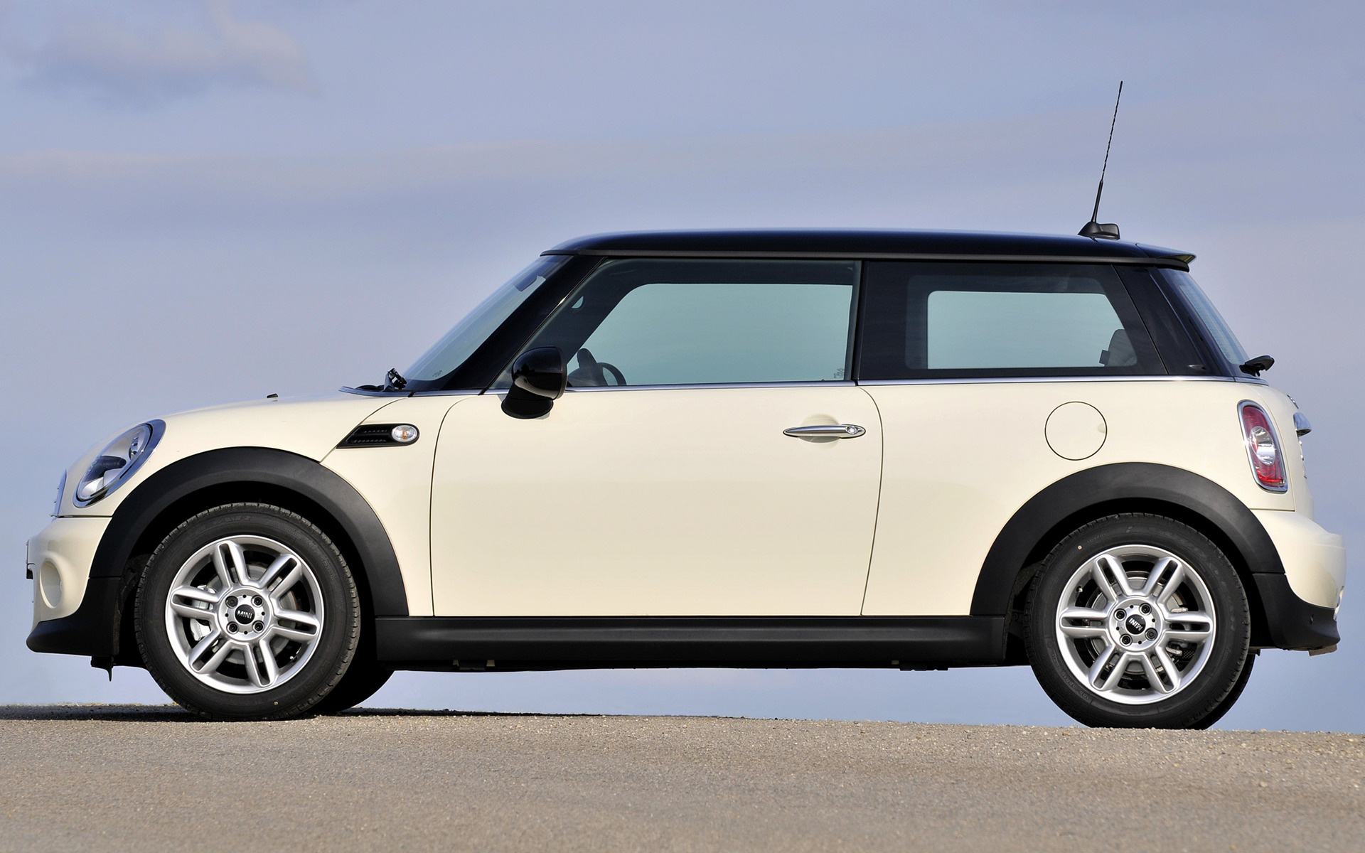 2010 Mini Cooper - Wallpapers and HD Images | Car Pixel