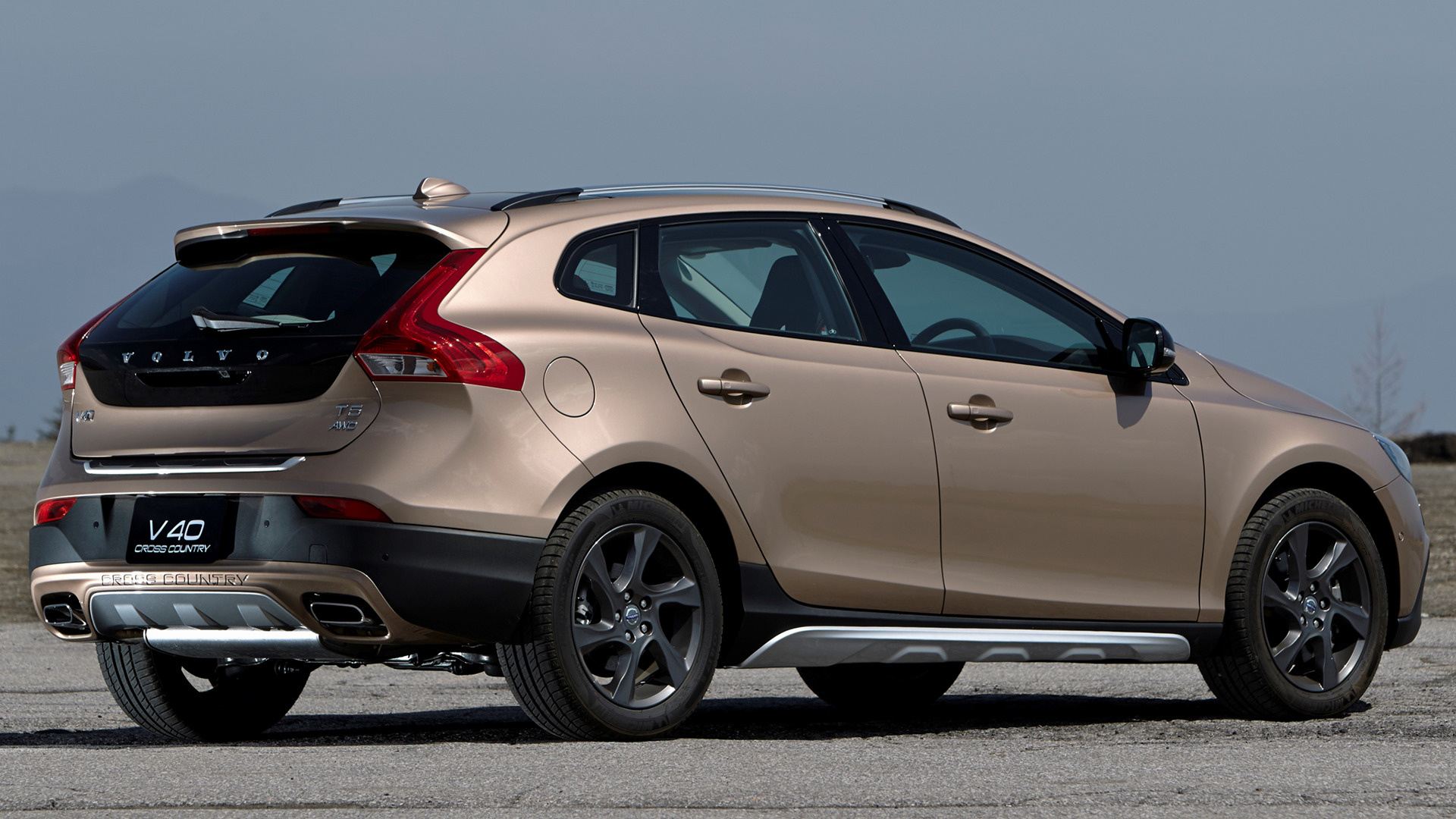 2013 Volvo V40 Cross Country (JP) Wallpapers and HD