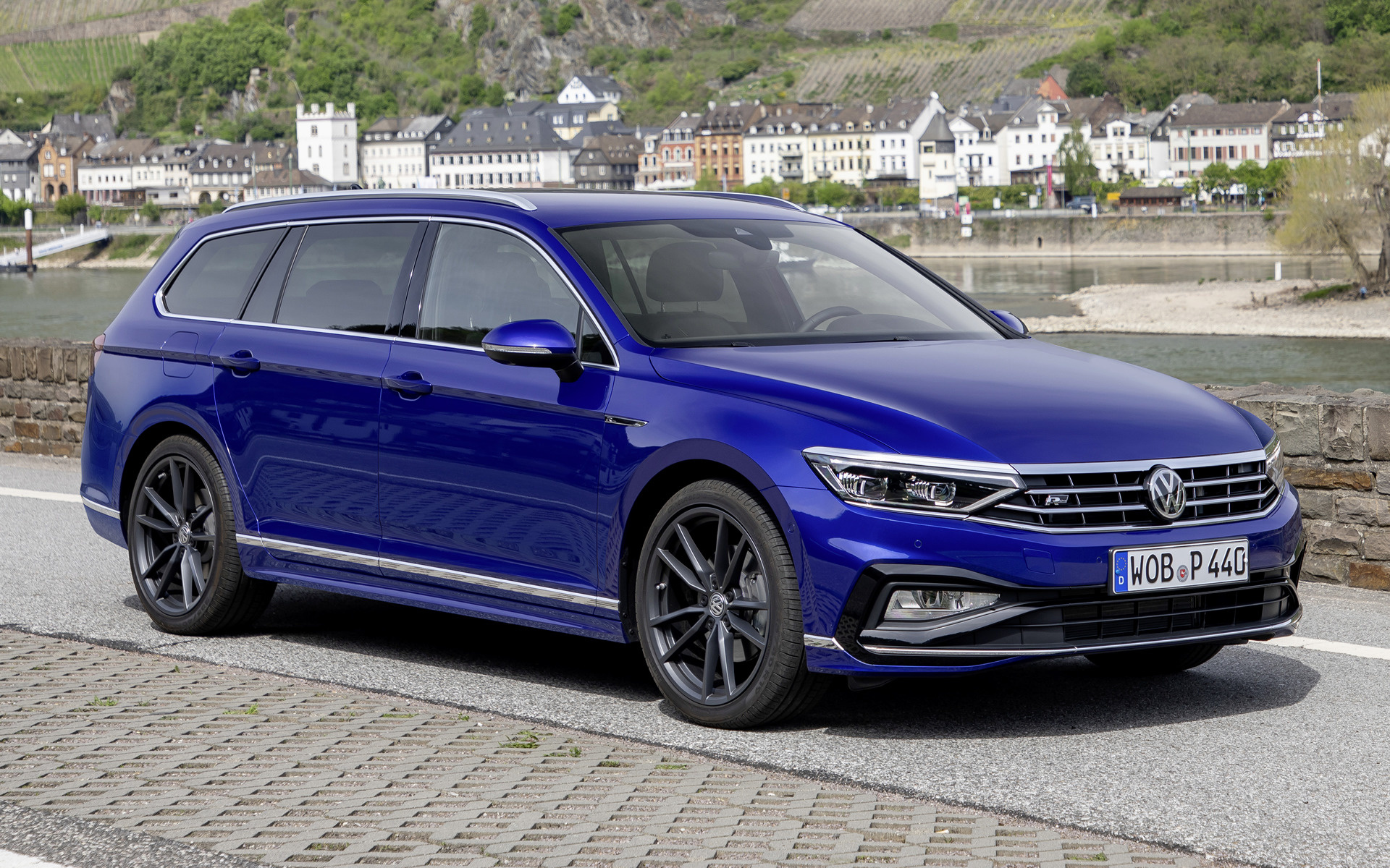 Пассат 8 универсал. Volkswagen Passat b8 r-line. VW Passat r-line 2019. Volkswagen Passat variant r-line. Volkswagen Passat b8 variant r-line.