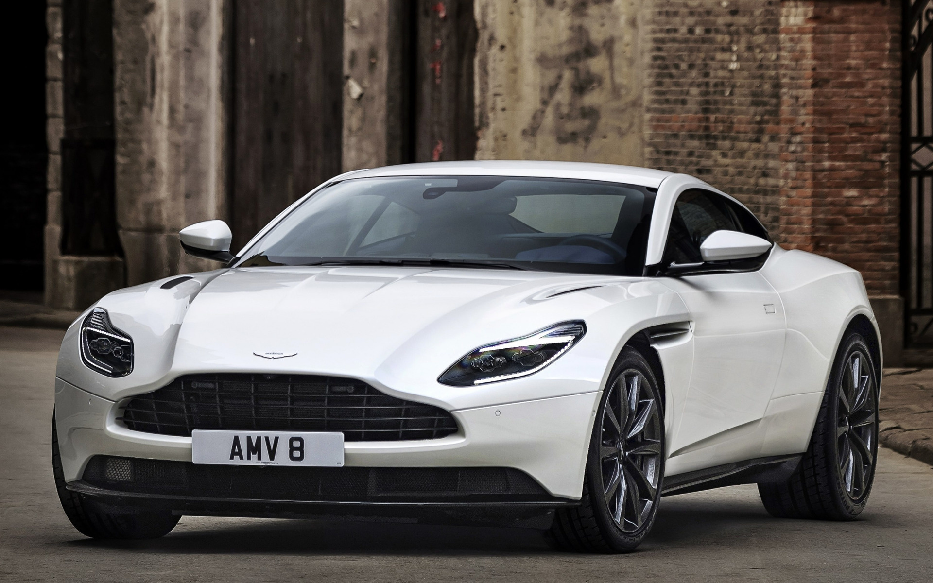 2017 Aston Martin DB11 V8 Wallpapers and HD Images Car
