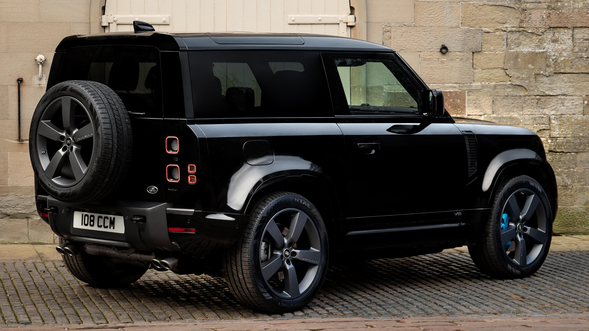 Land Rover Defender 90 V8 Carpathian Edition cigarettesques