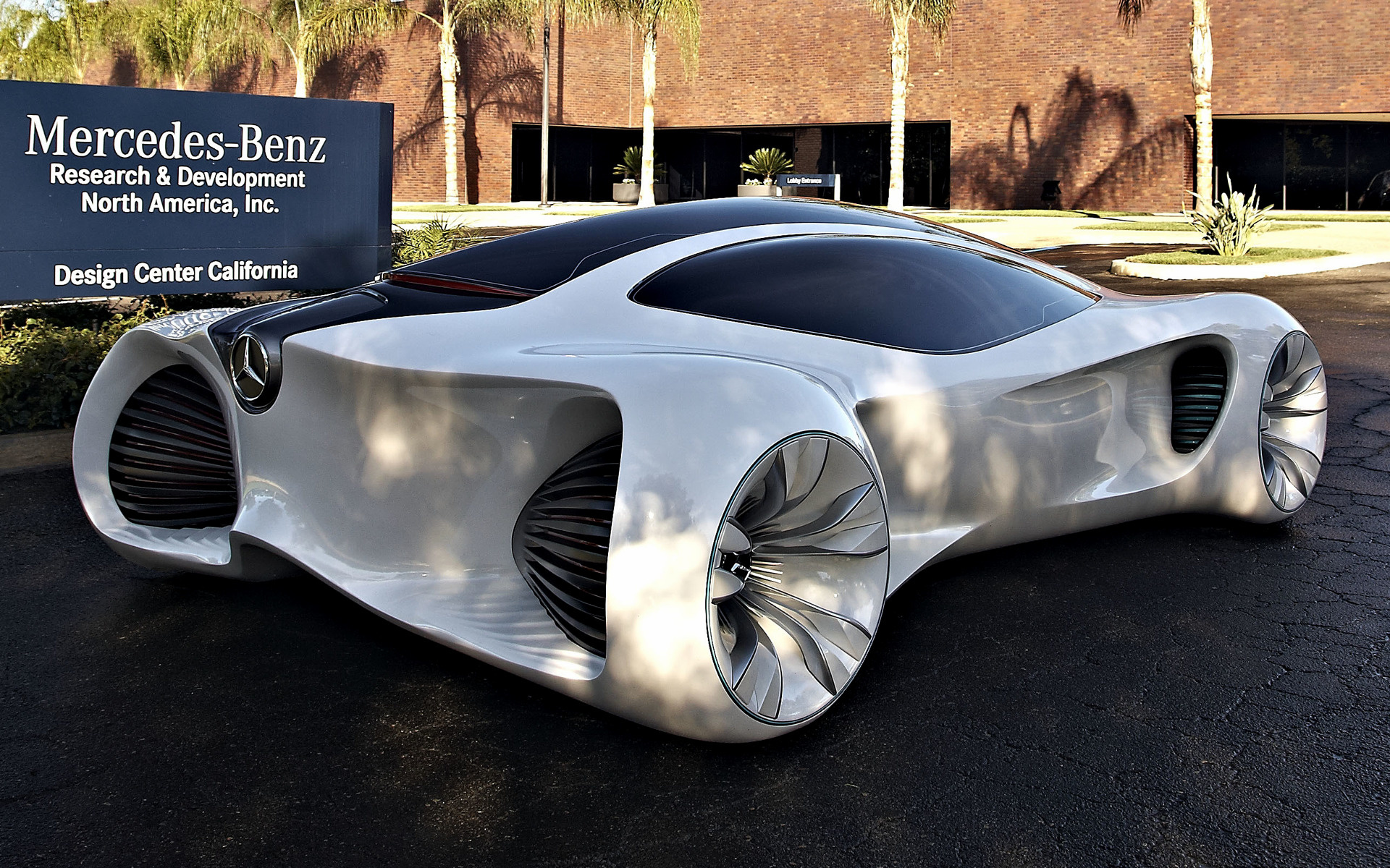 Какой самый крутой мир. Мерседес Benz Biome. Mercedes-Benz Biome Concept 2010. Мерседес Бенц биом. Mercedes Benz Biome Concept.