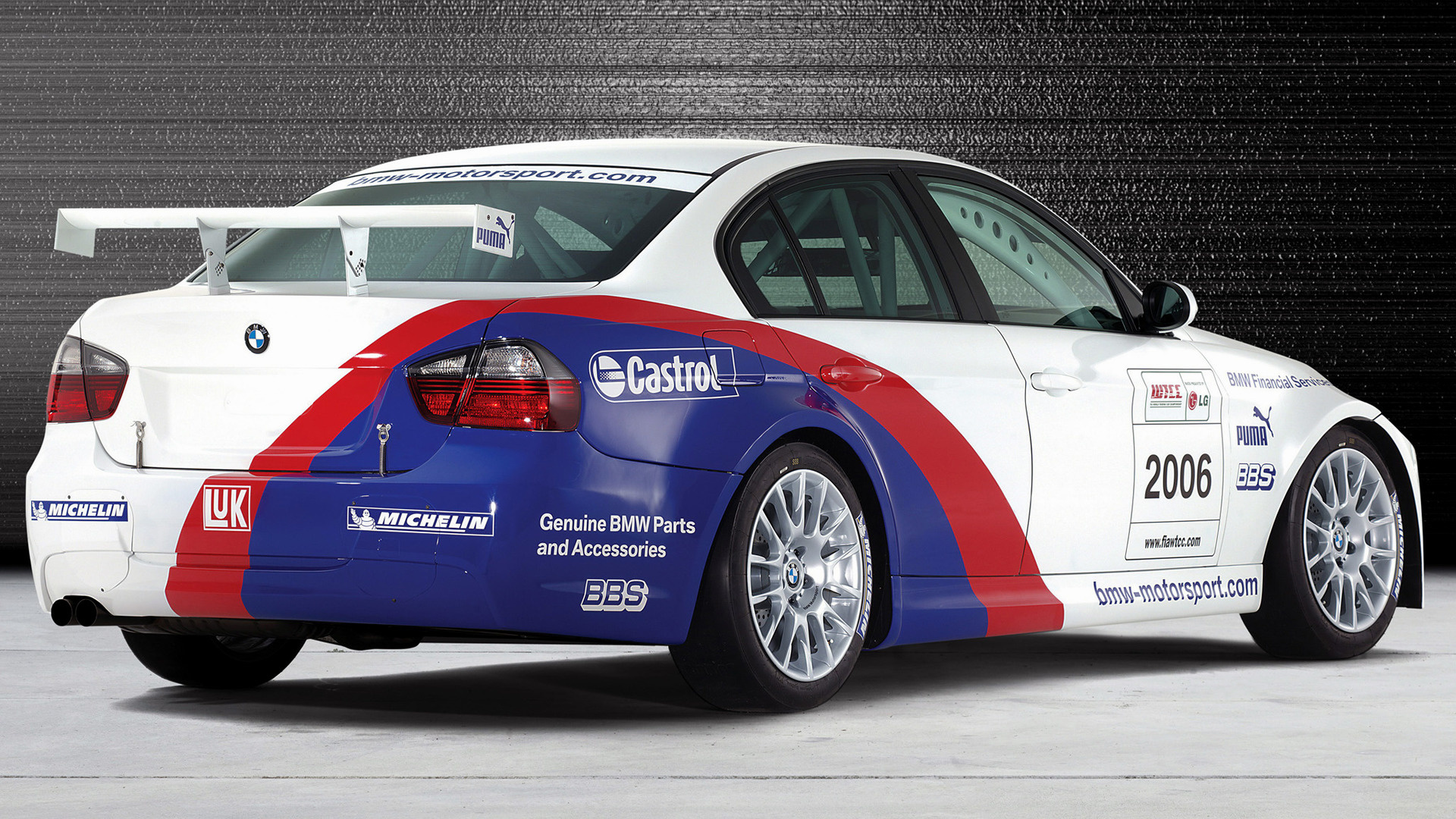 Машинка показывает ue. WTCC обои. 2011 BMW 320 TC WTCC.